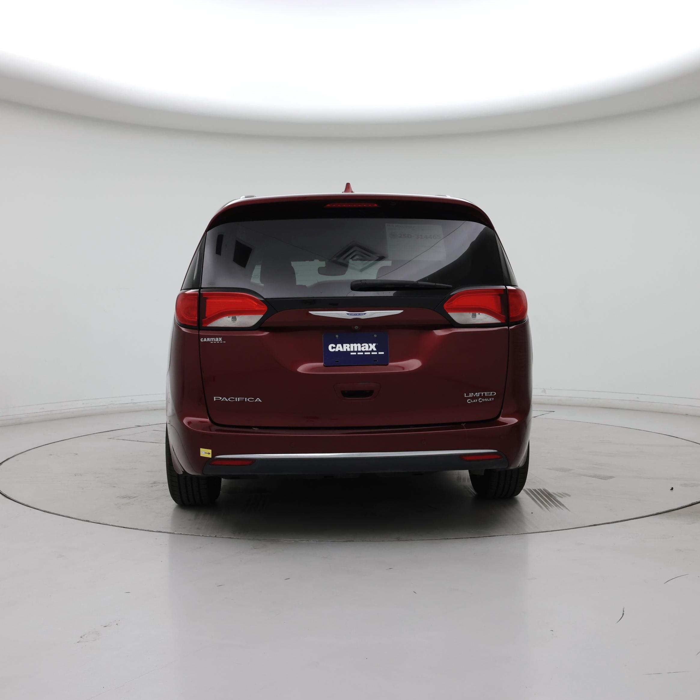Thumbnail: 2017 Chrysler Pacifica - 6