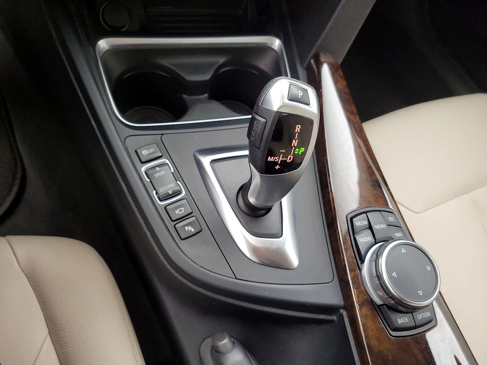 Thumbnail: 2015 BMW 3 Series - 15
