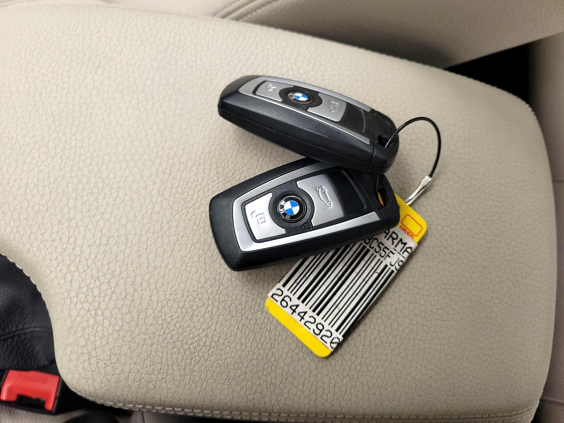 Thumbnail: 2015 BMW 3 Series - 18
