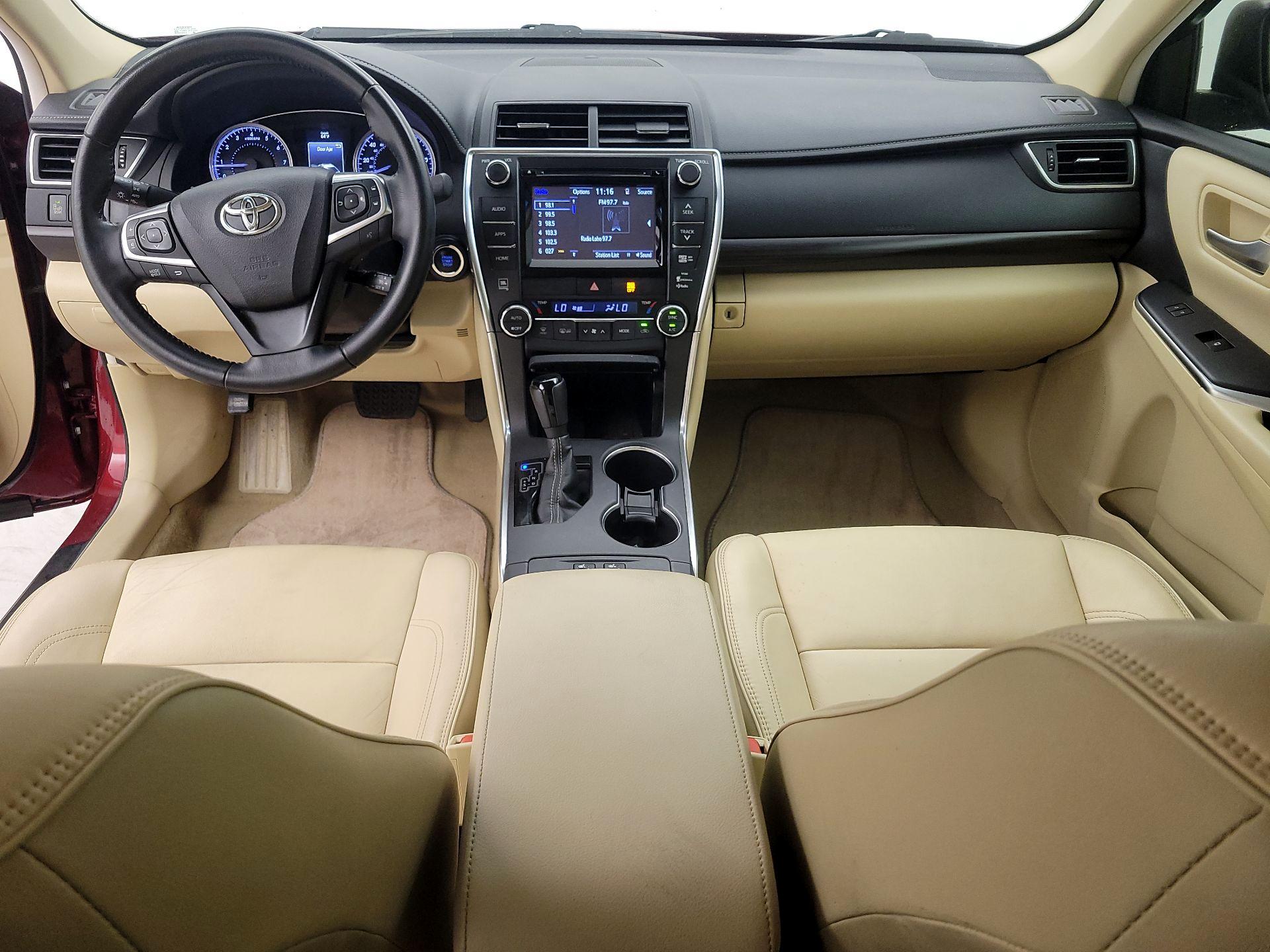 Thumbnail: 2015 Toyota Camry - 9