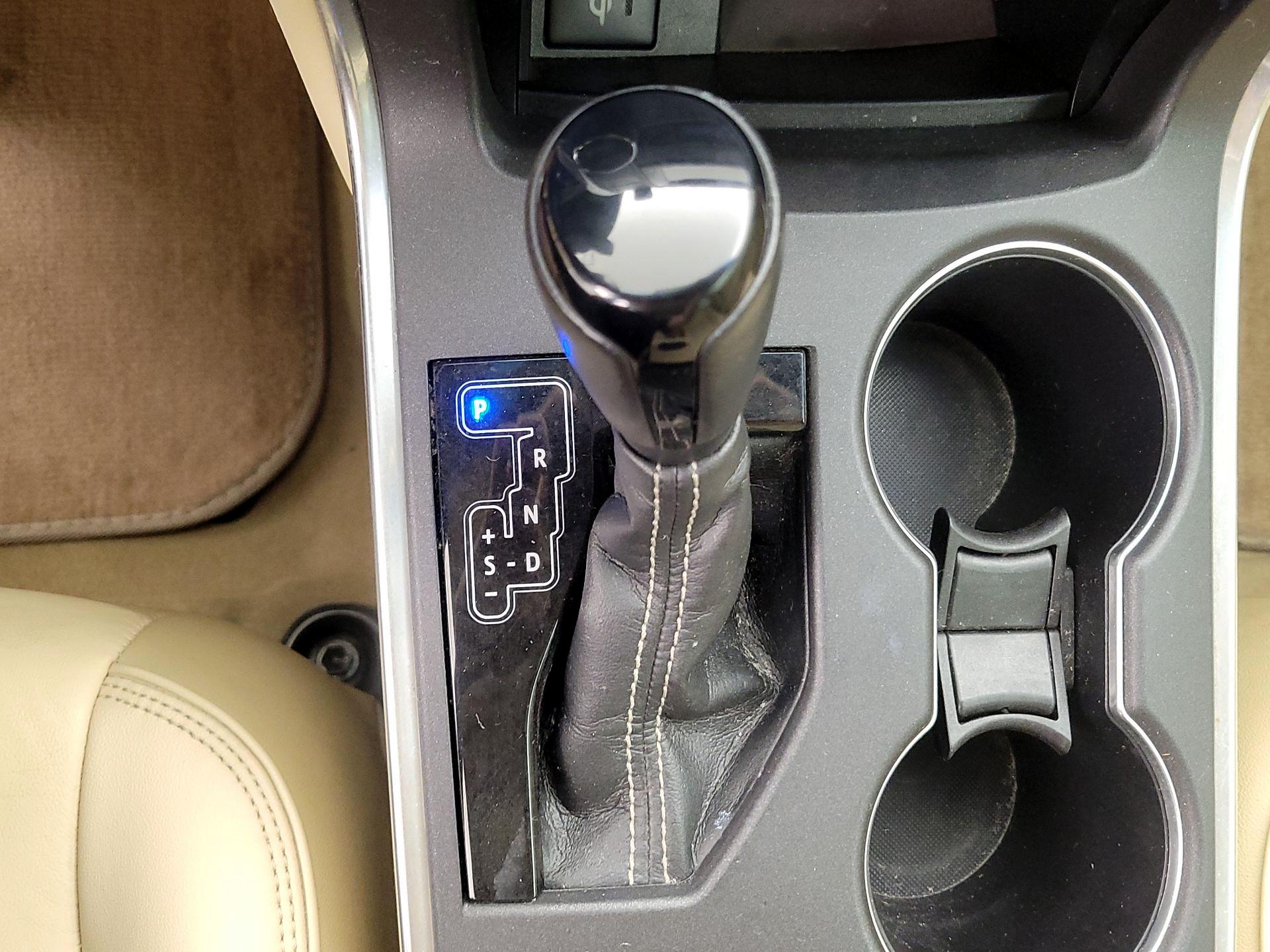Thumbnail: 2015 Toyota Camry - 17