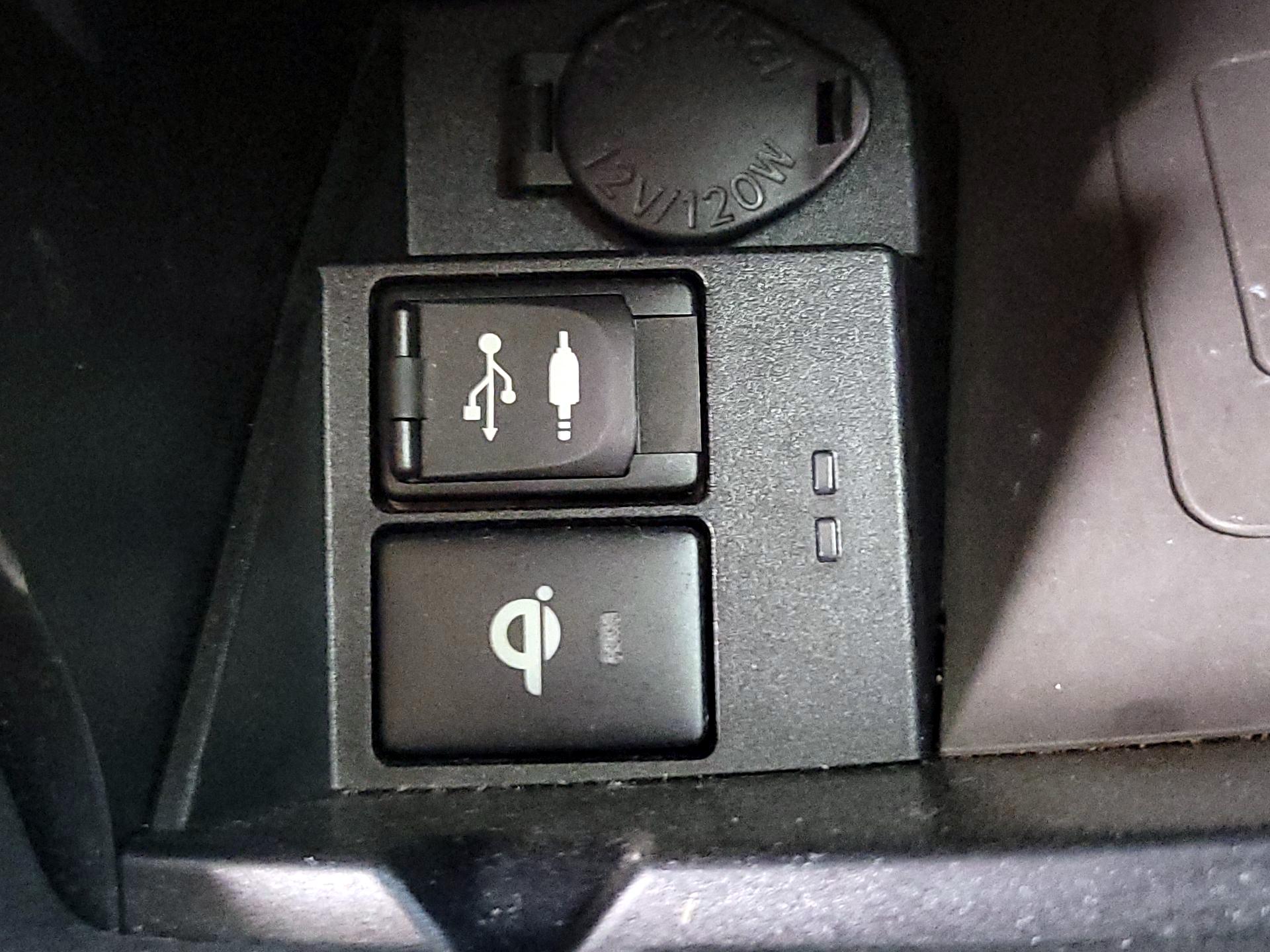 Thumbnail: 2015 Toyota Camry - 18