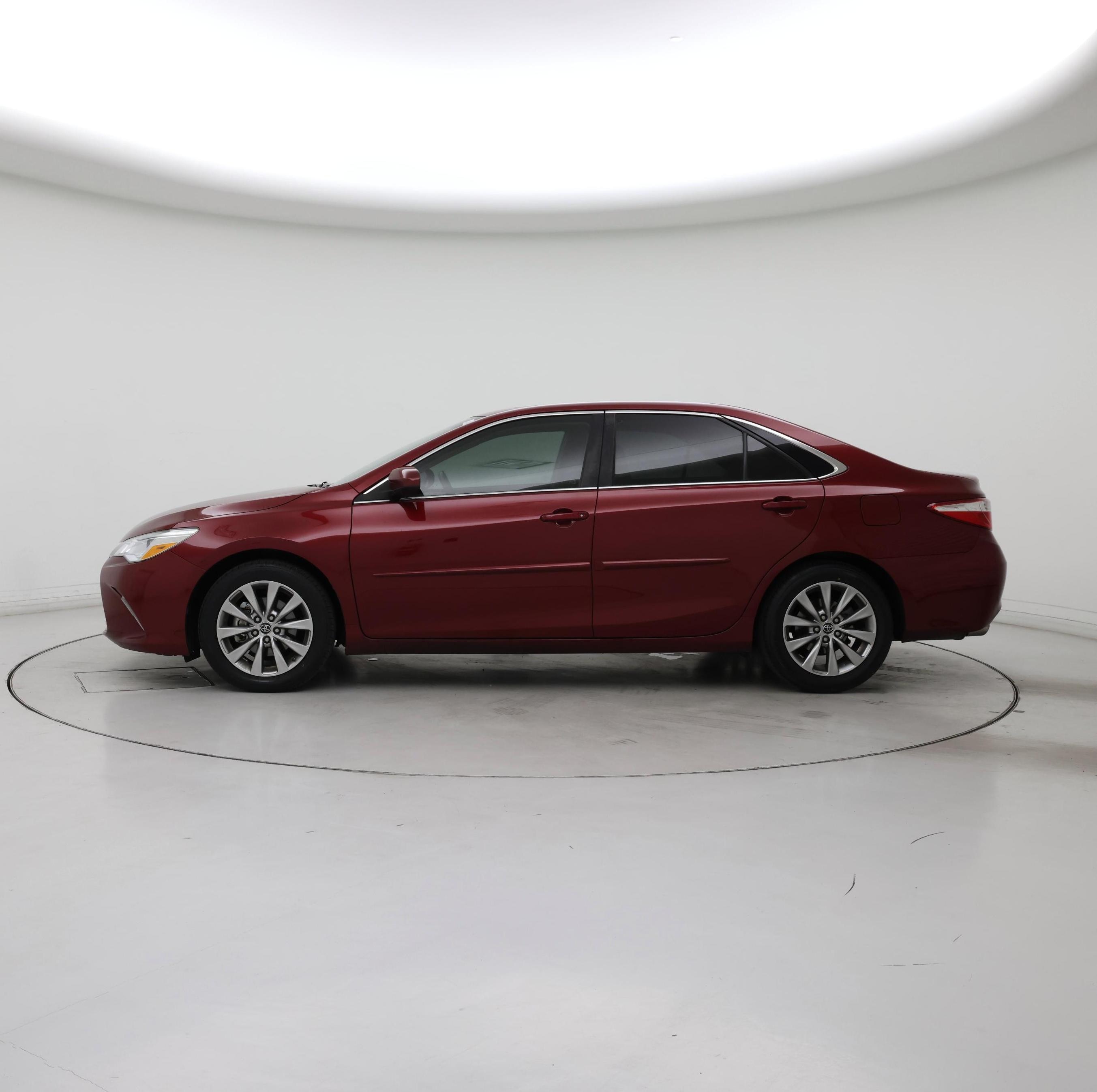 Thumbnail: 2015 Toyota Camry - 3