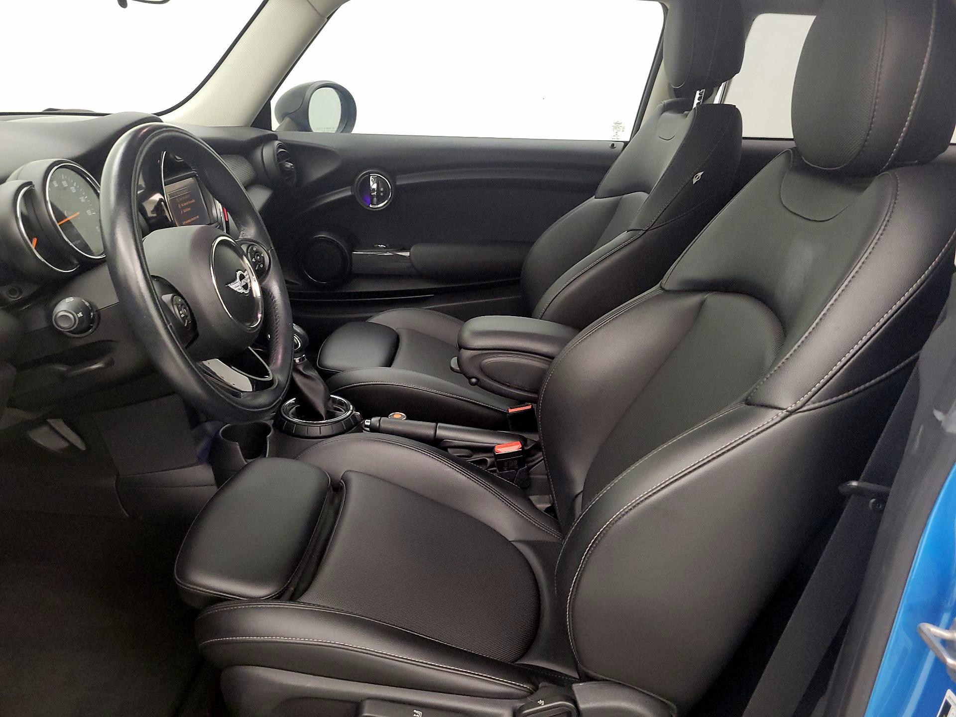 Thumbnail: 2016 MINI Cooper Hardtop - 11