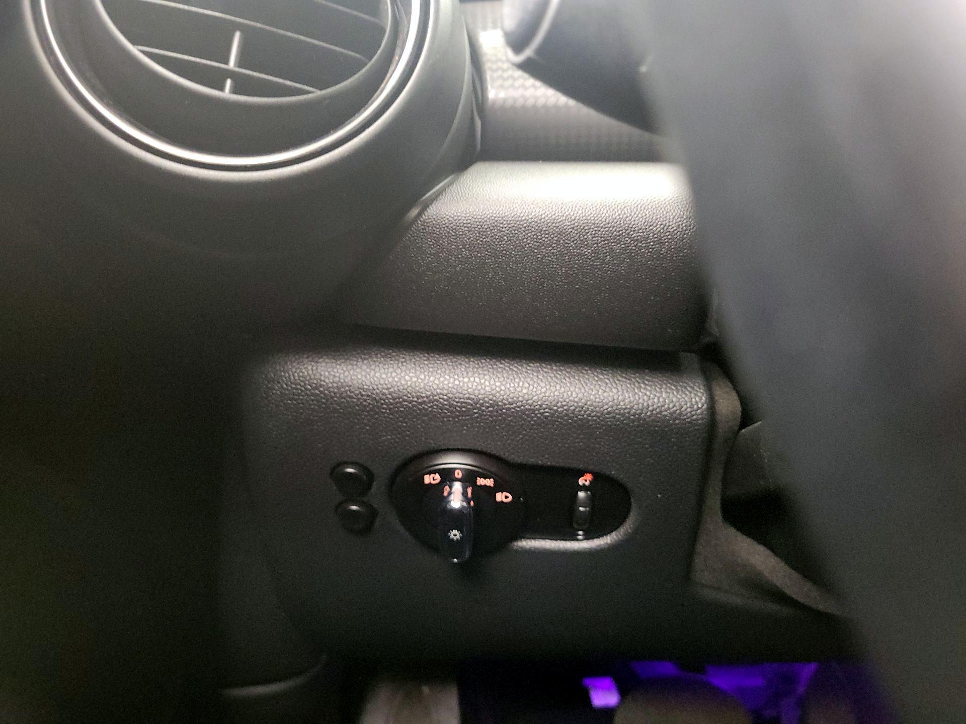 Thumbnail: 2016 MINI Cooper Hardtop - 13