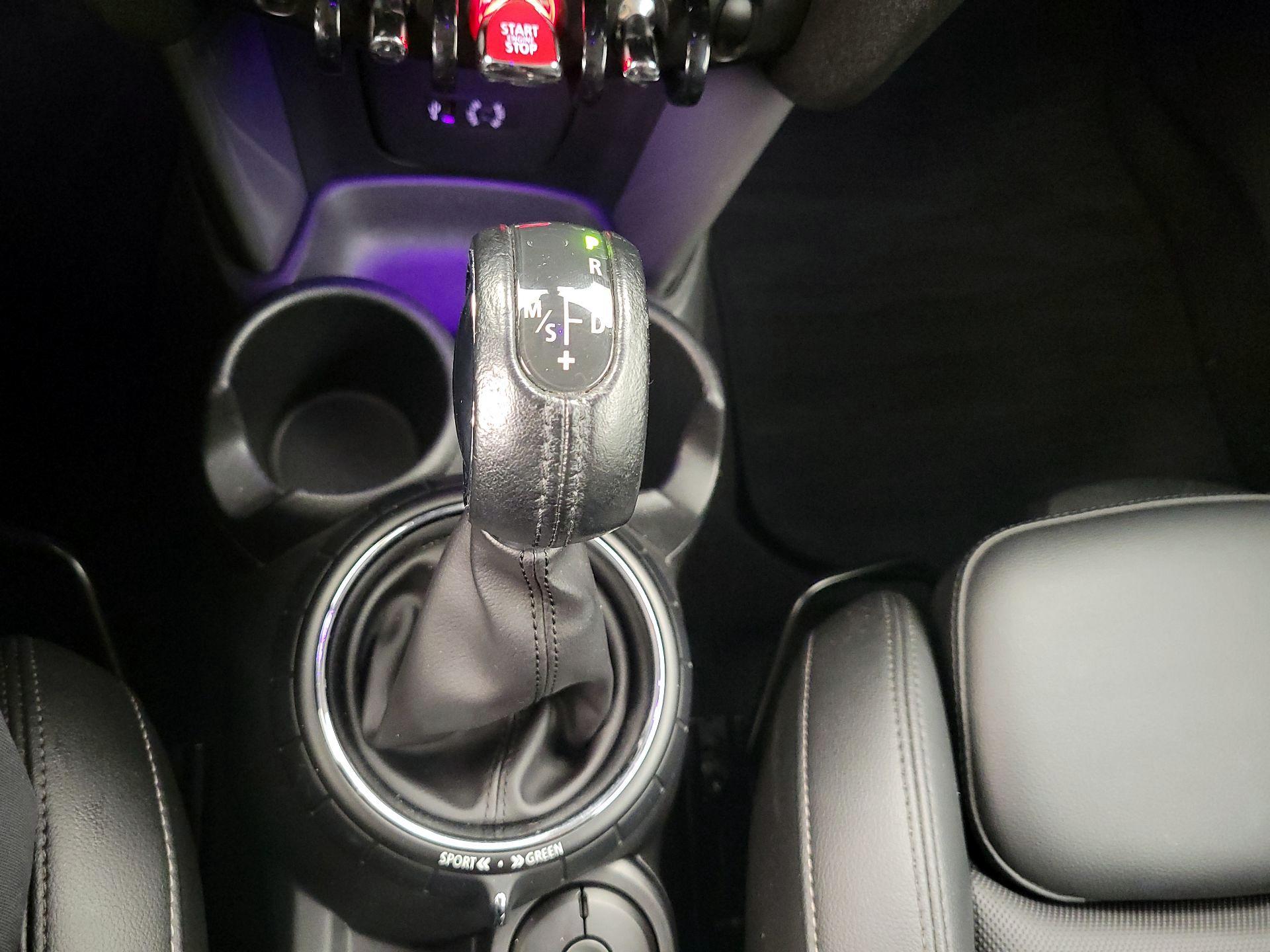 Thumbnail: 2016 MINI Cooper Hardtop - 16