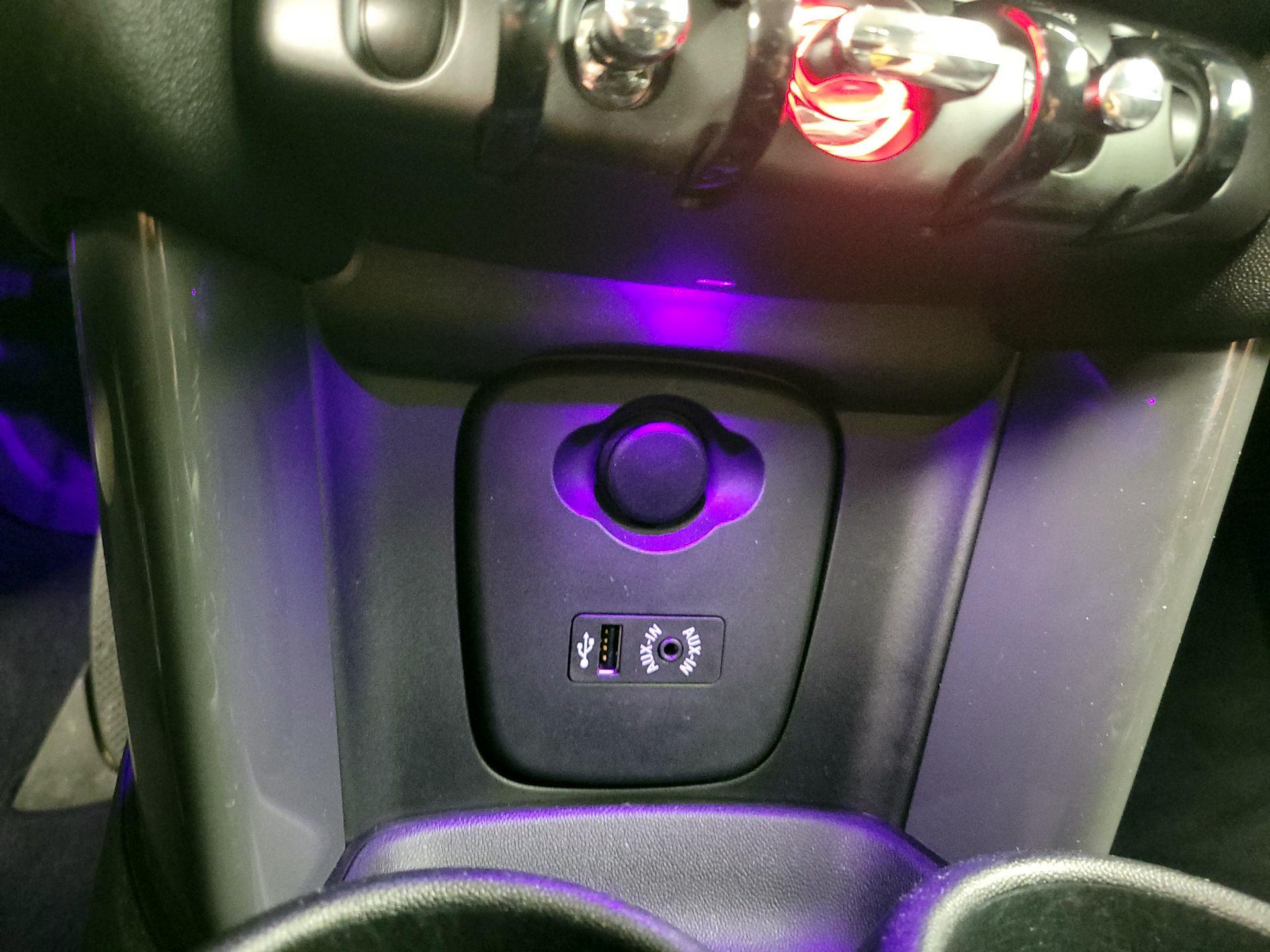 Thumbnail: 2016 MINI Cooper Hardtop - 17