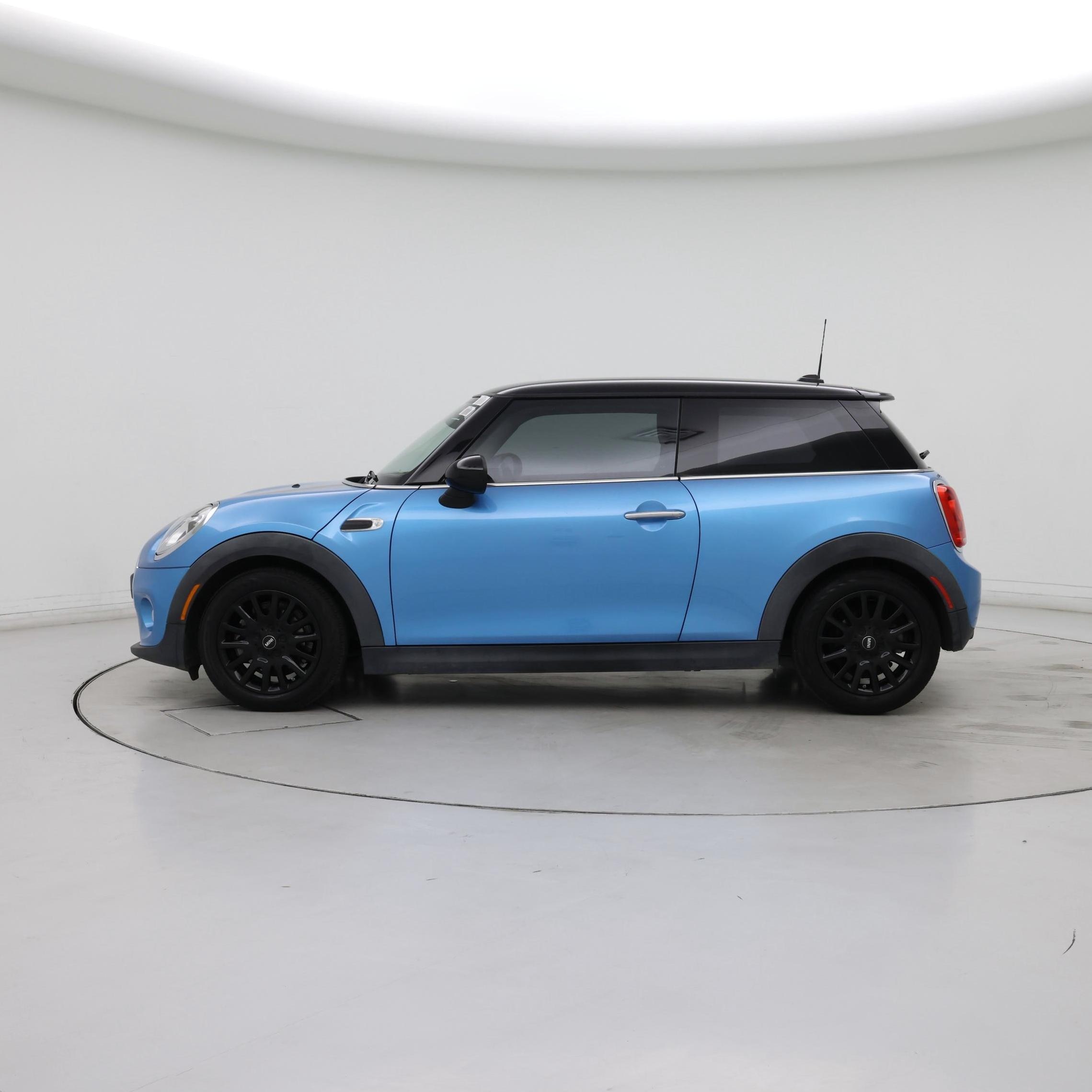 Thumbnail: 2016 MINI Cooper Hardtop - 3