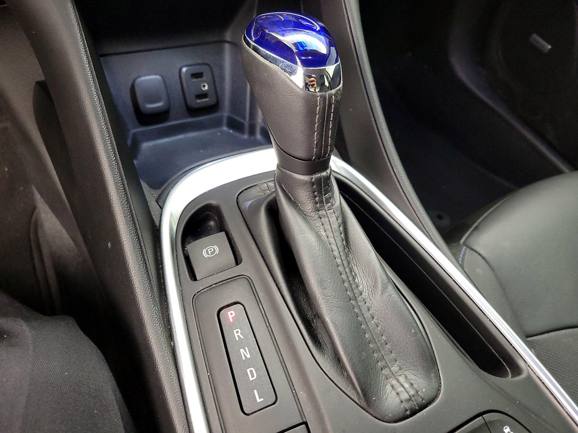 Thumbnail: 2017 Chevrolet Volt - 17