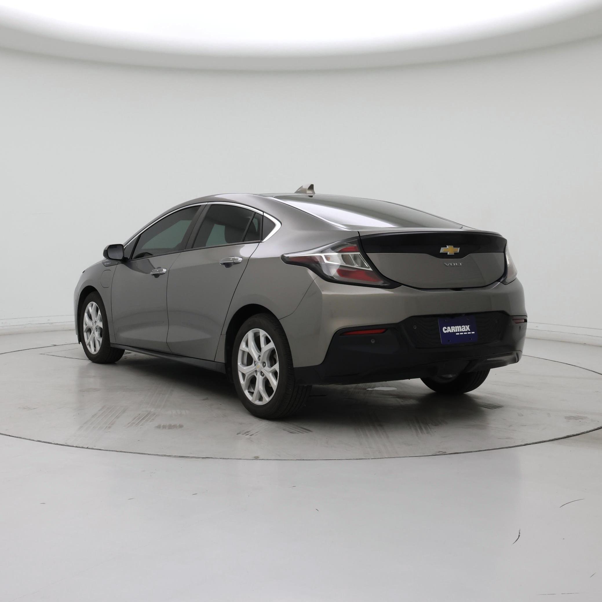 Thumbnail: 2017 Chevrolet Volt - 2