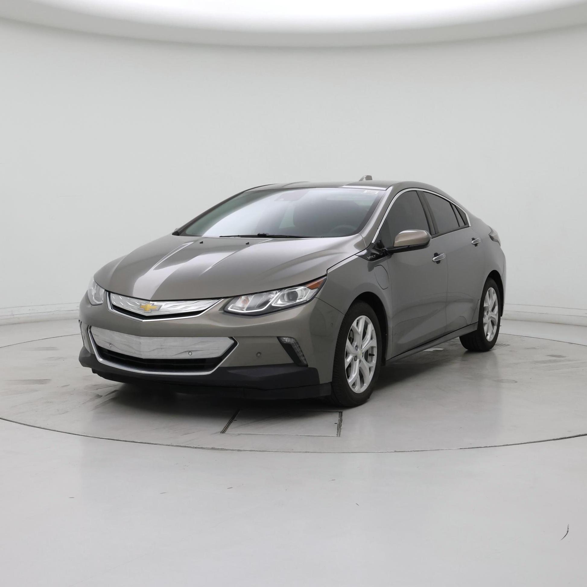 Thumbnail: 2017 Chevrolet Volt - 4