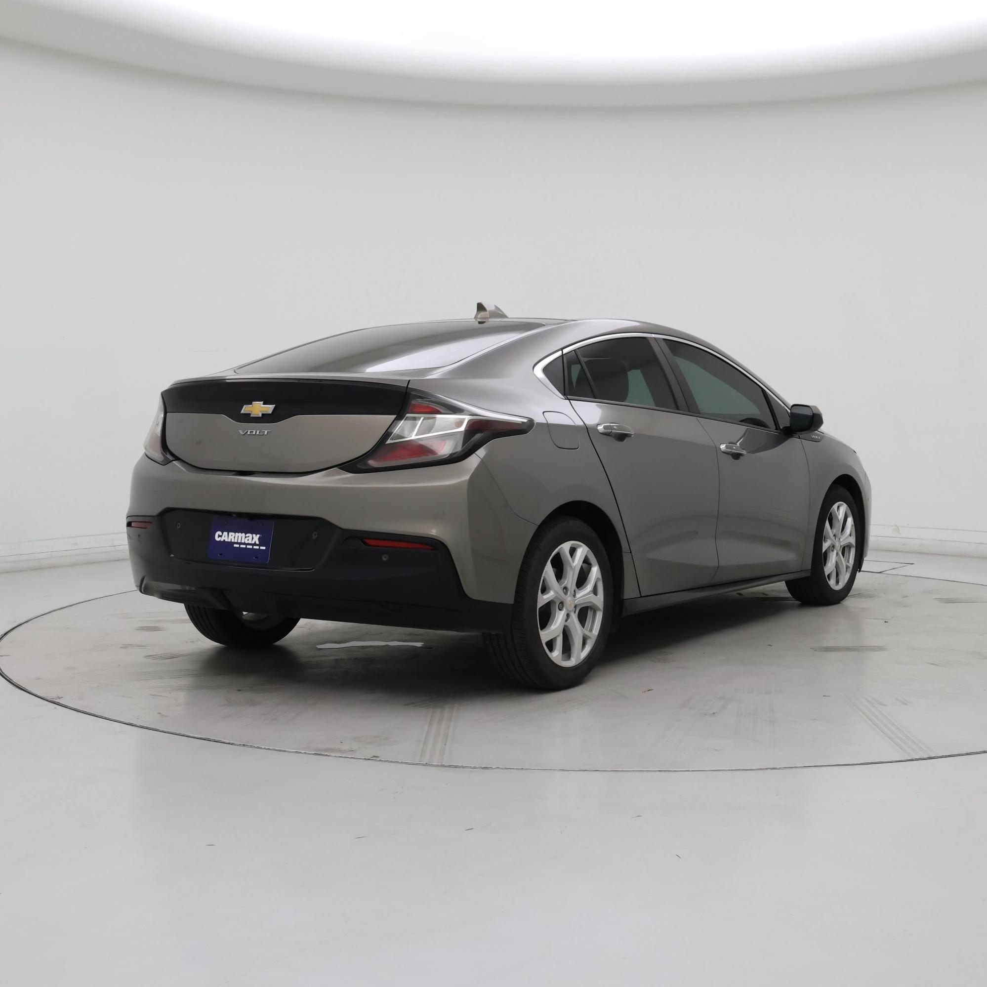 Thumbnail: 2017 Chevrolet Volt - 8