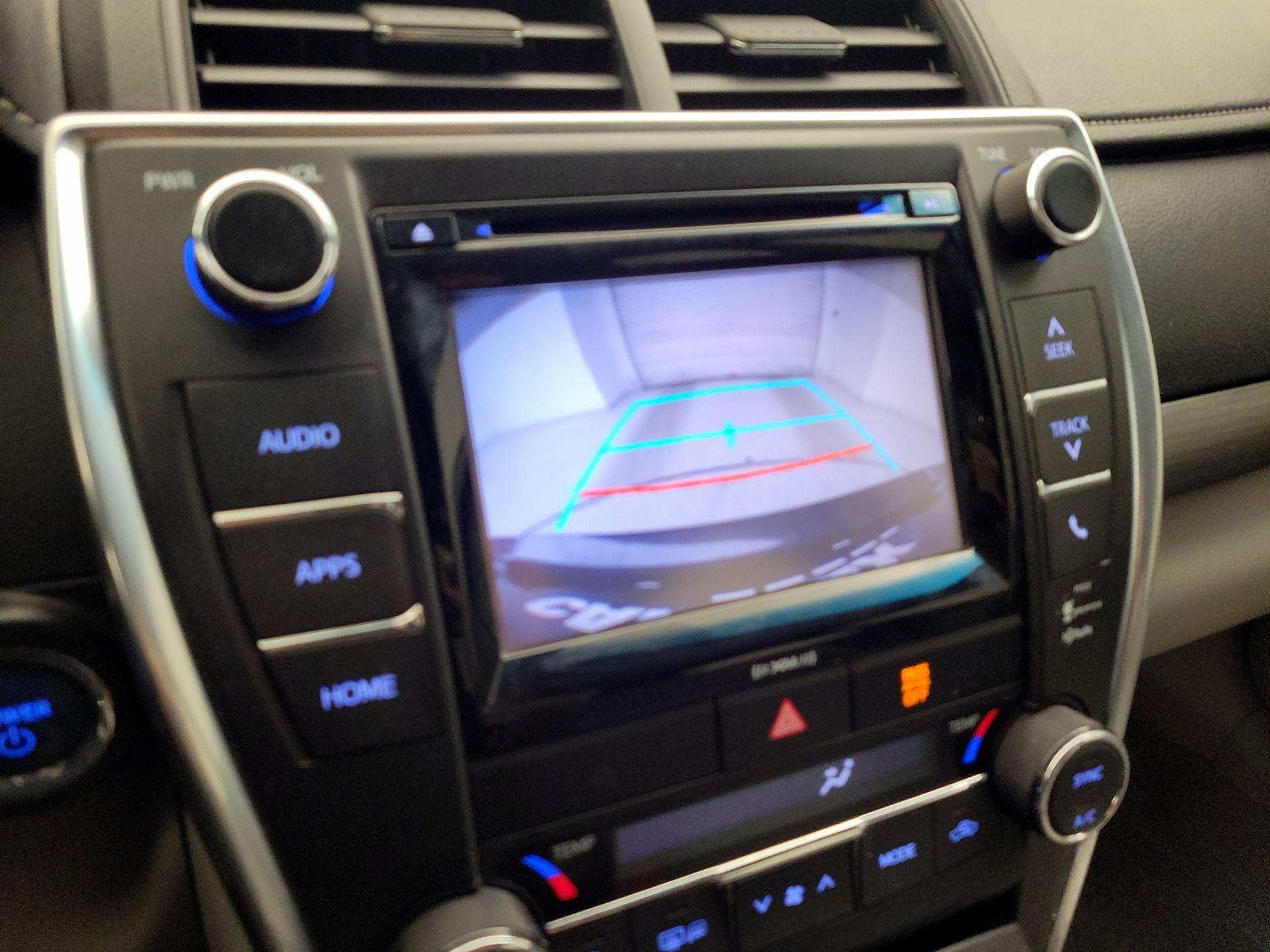 Thumbnail: 2016 Toyota Camry - 14