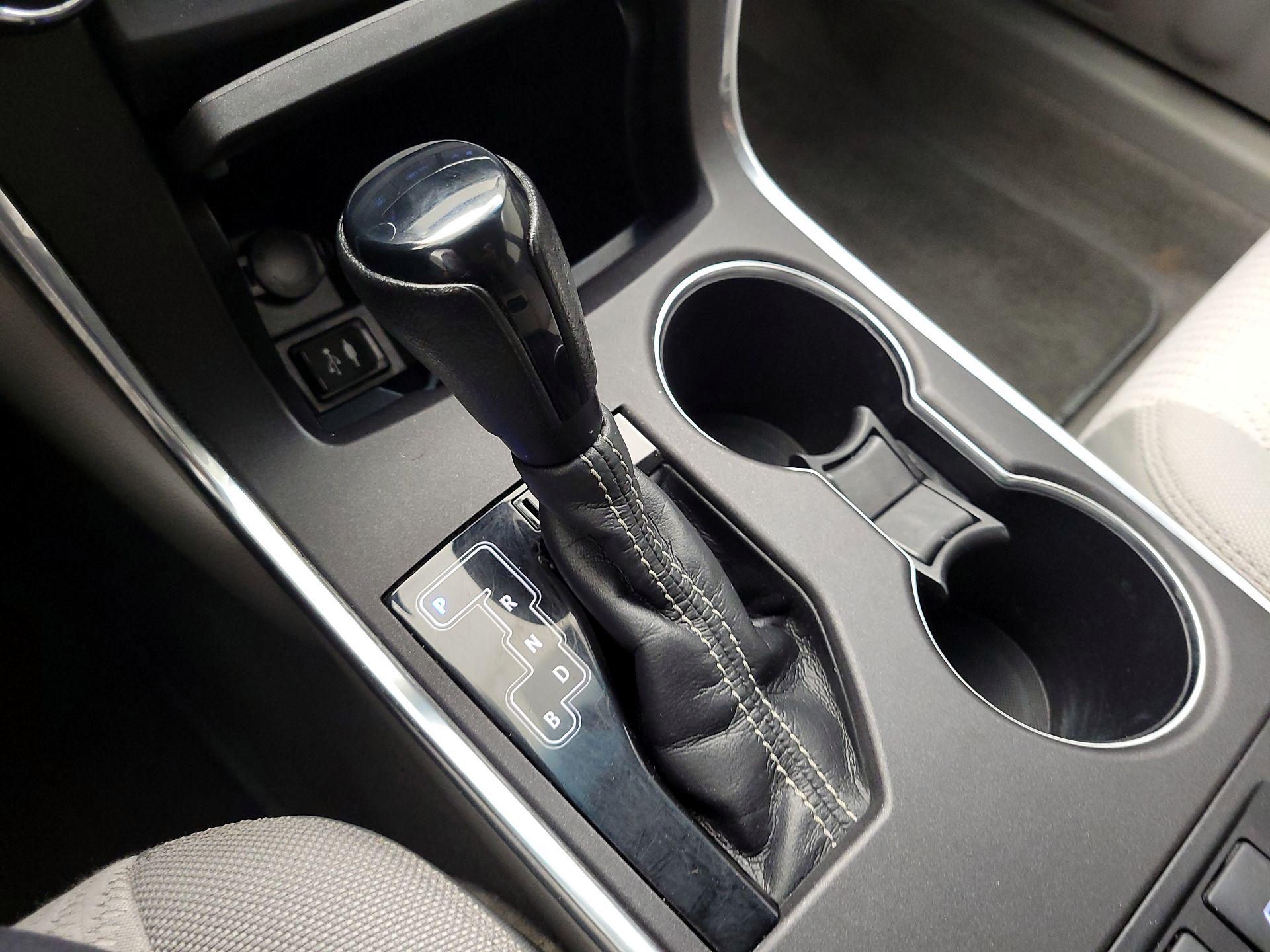 Thumbnail: 2016 Toyota Camry - 17
