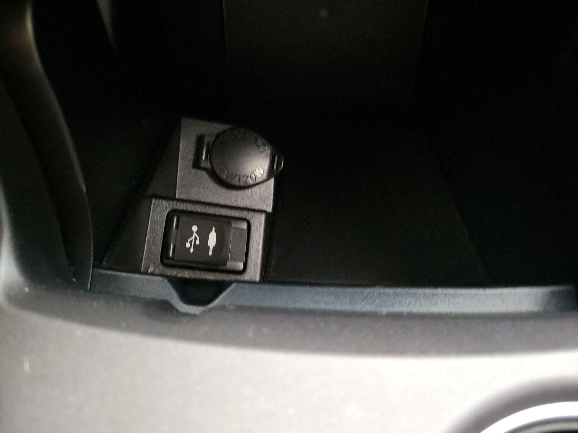 Thumbnail: 2016 Toyota Camry - 18