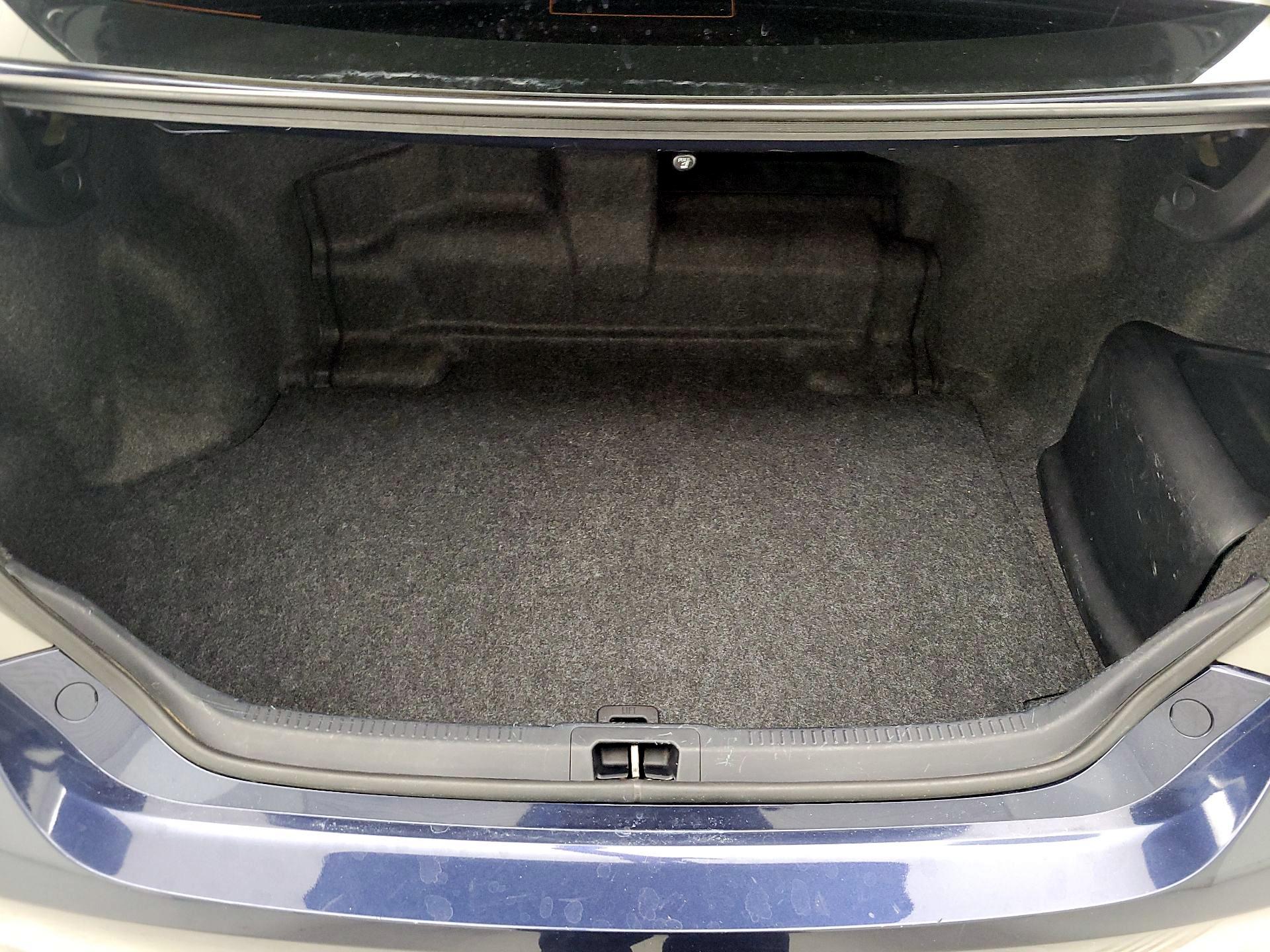 Thumbnail: 2016 Toyota Camry - 20
