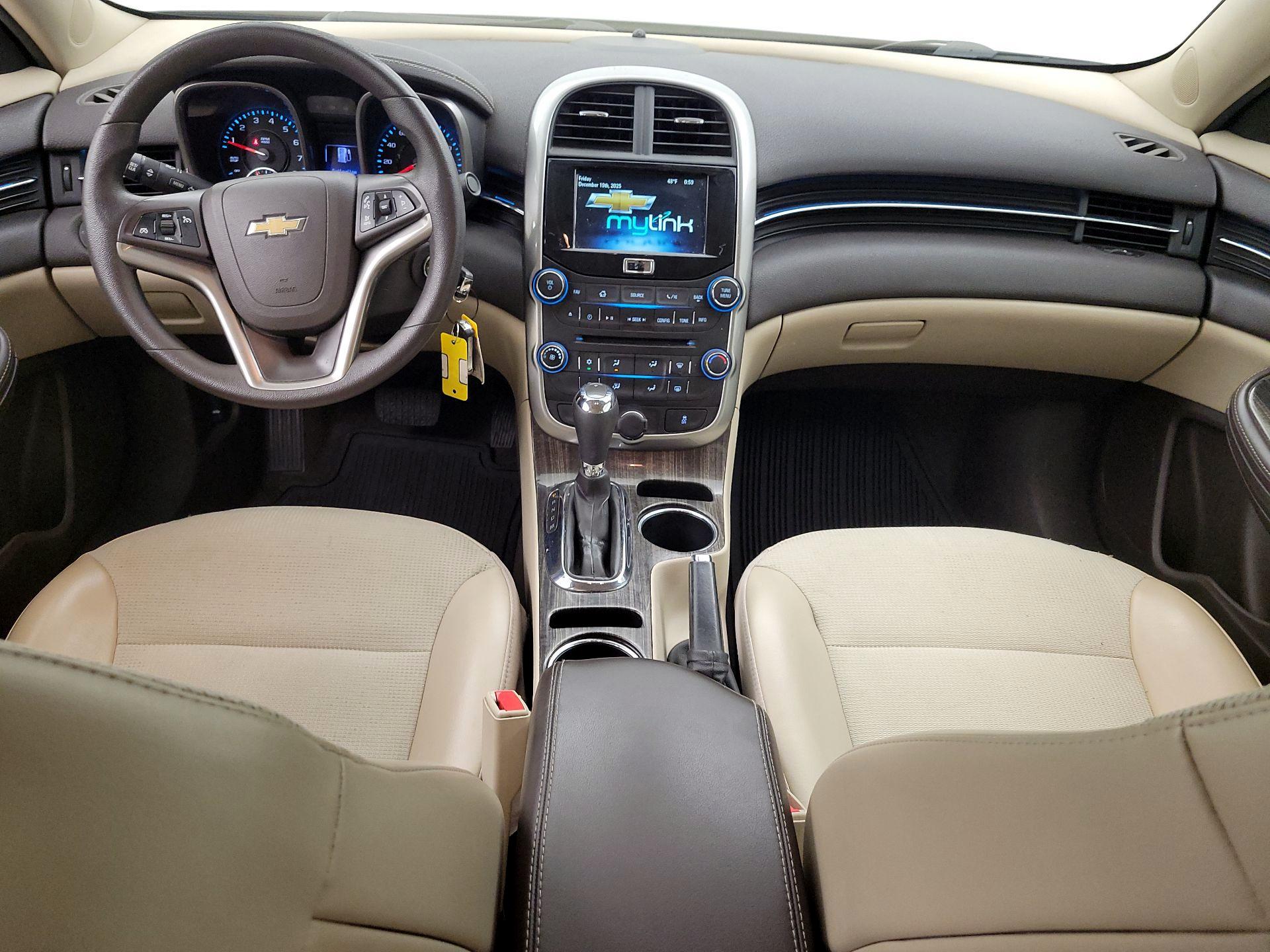 Thumbnail: 2015 Chevrolet Malibu - 9