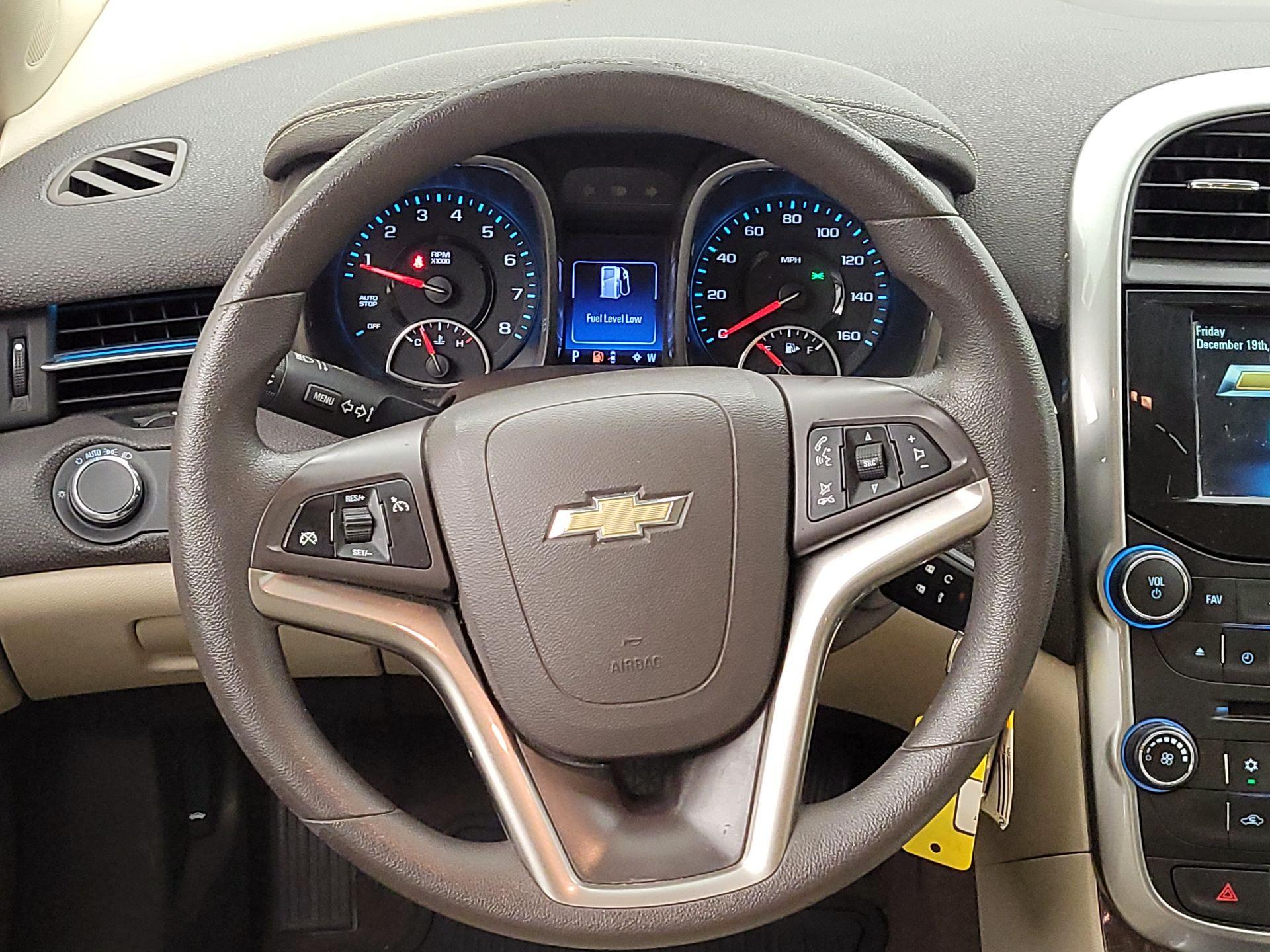 Thumbnail: 2015 Chevrolet Malibu - 10