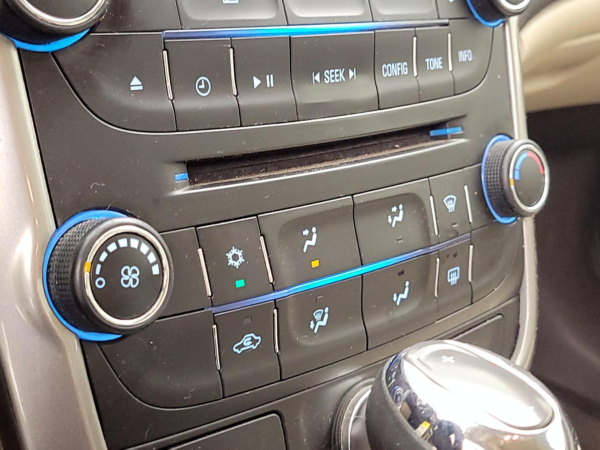 Thumbnail: 2015 Chevrolet Malibu - 16