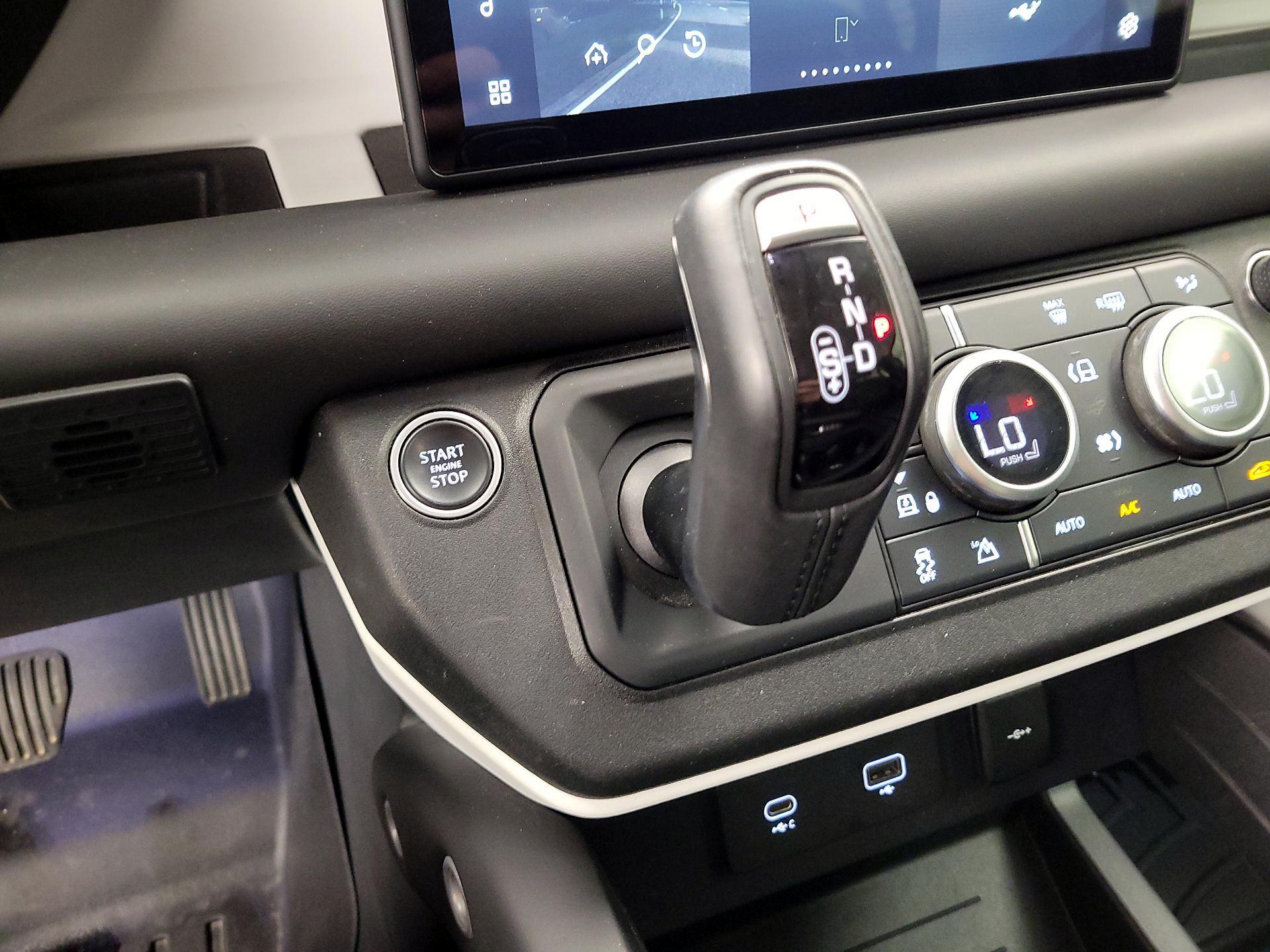 Thumbnail: 2020 Land Rover Defender - 15