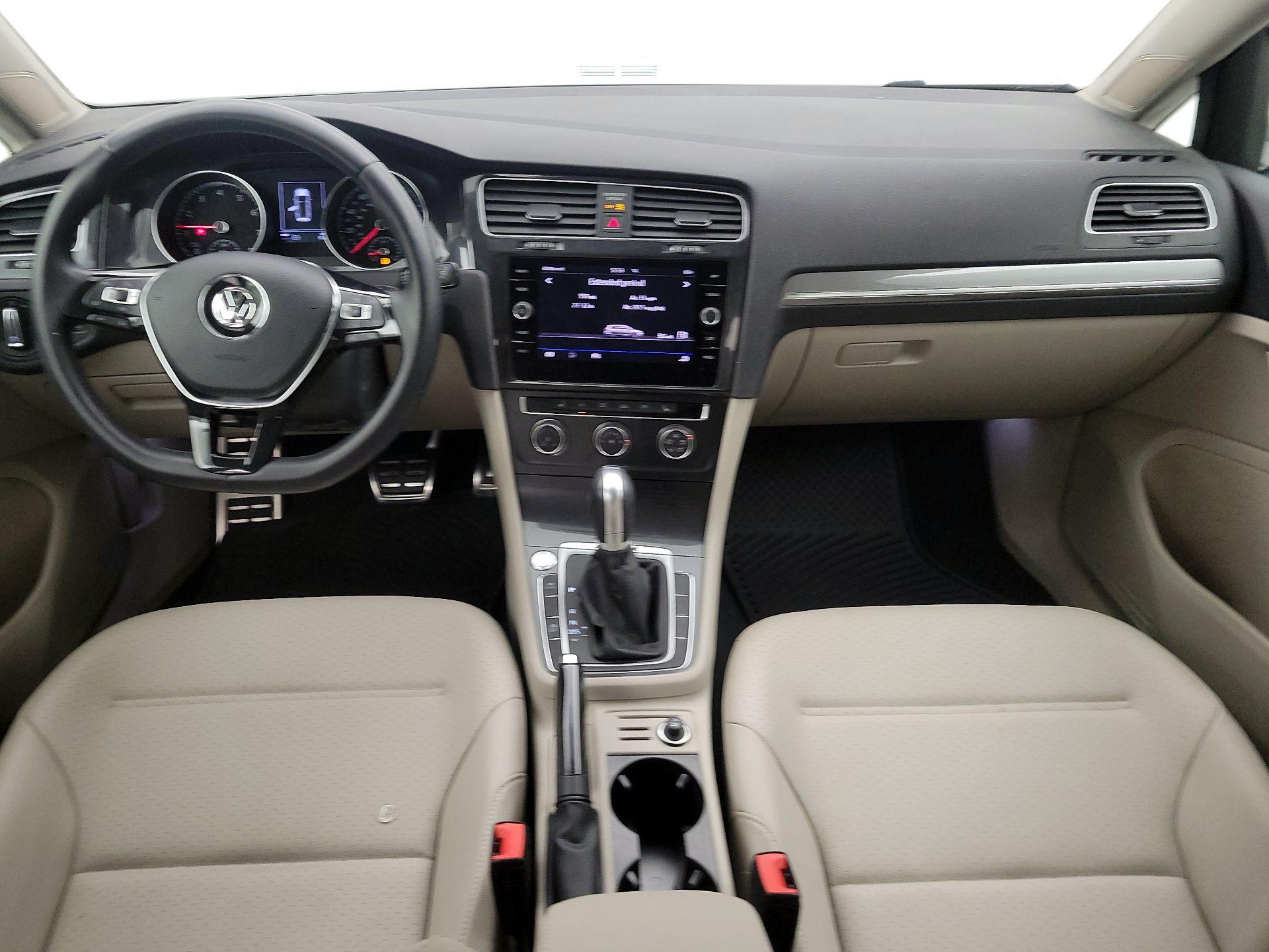 Thumbnail: 2018 Volkswagen Golf - 9