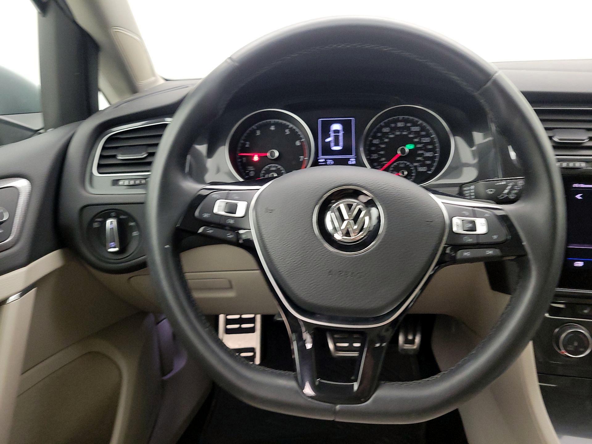 Thumbnail: 2018 Volkswagen Golf - 10