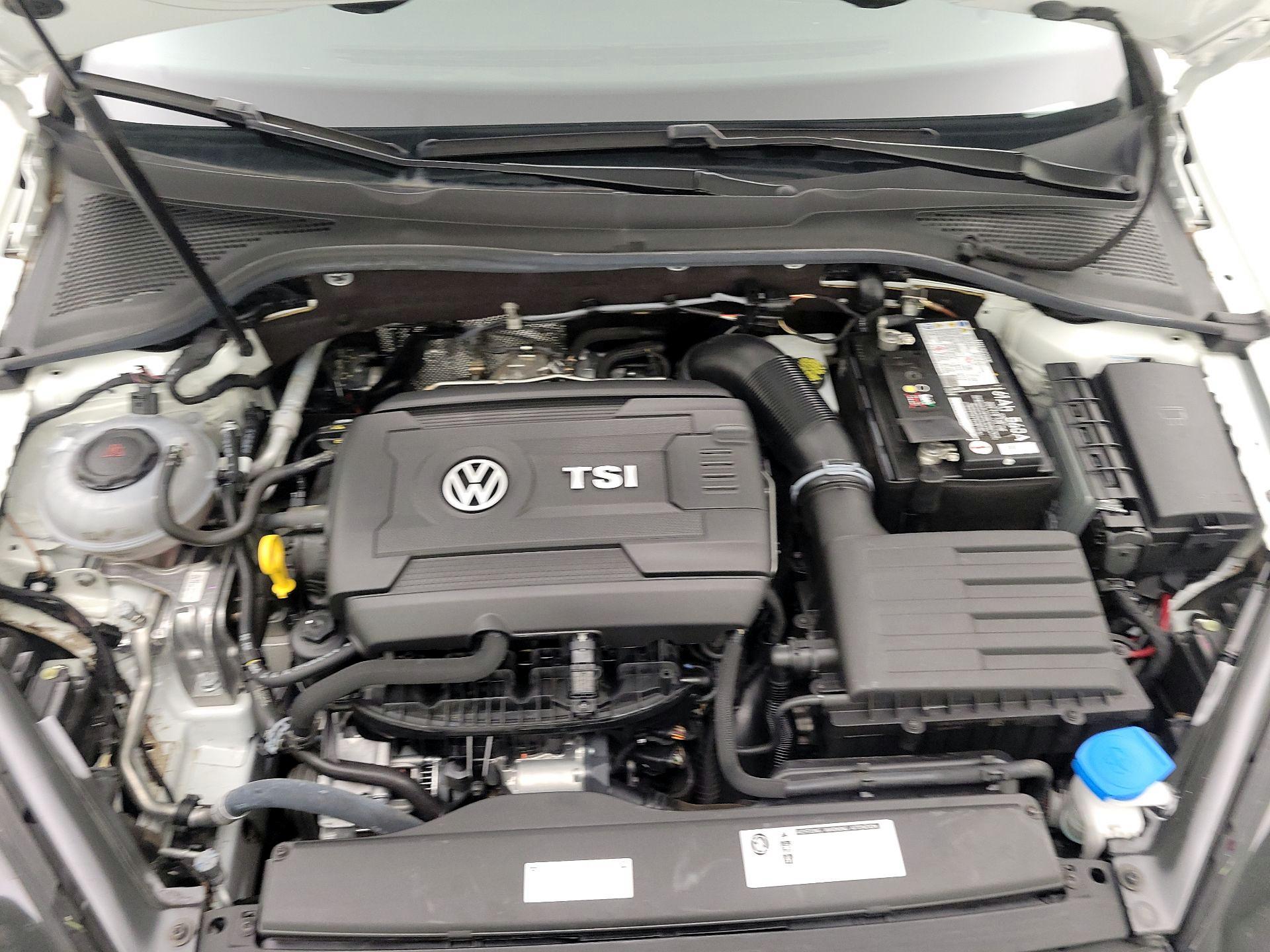 Thumbnail: 2018 Volkswagen Golf - 17