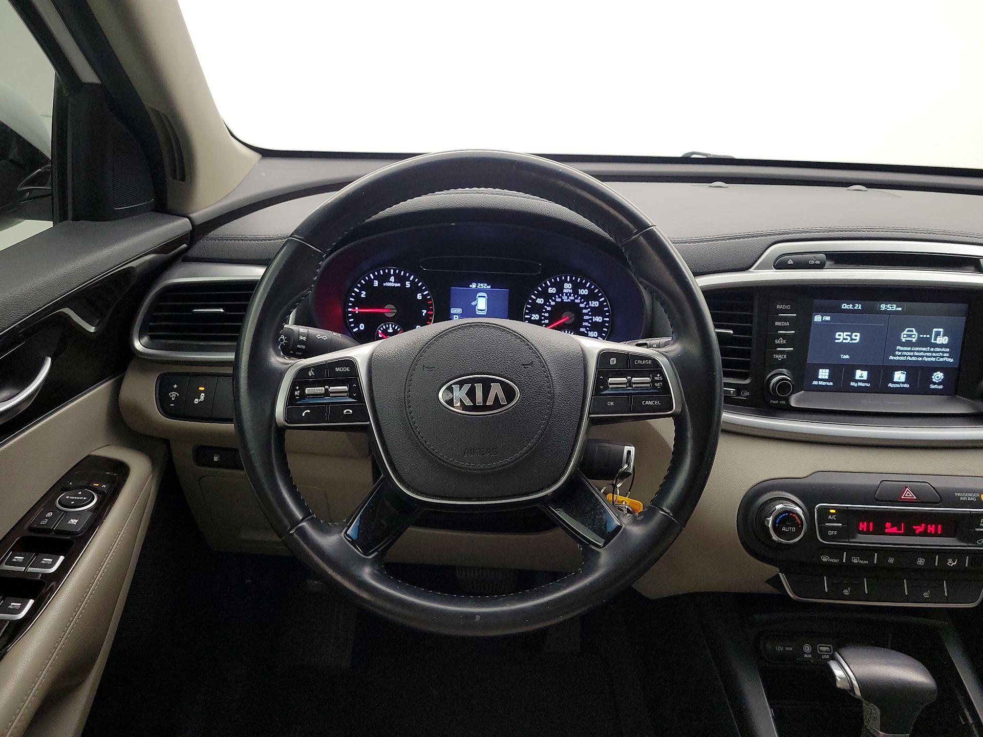 Thumbnail: 2019 Kia Sorento - 10