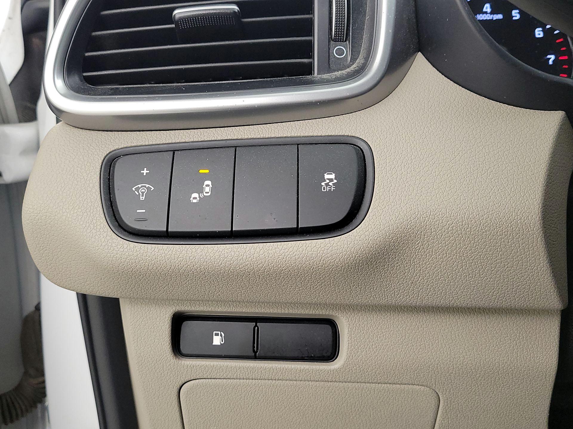 Thumbnail: 2019 Kia Sorento - 13