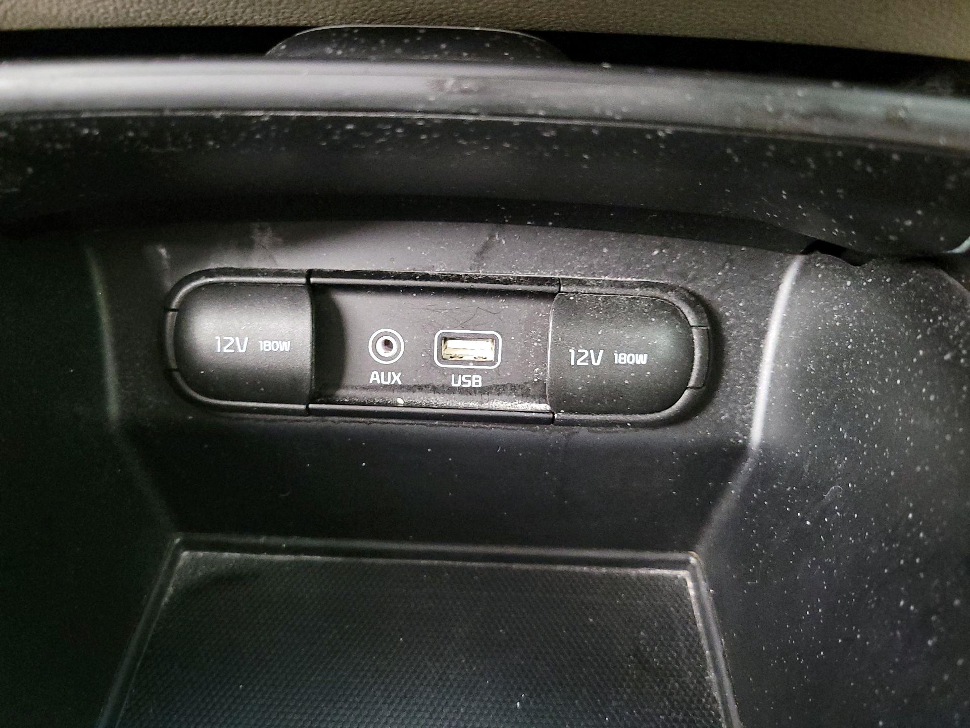 Thumbnail: 2019 Kia Sorento - 18