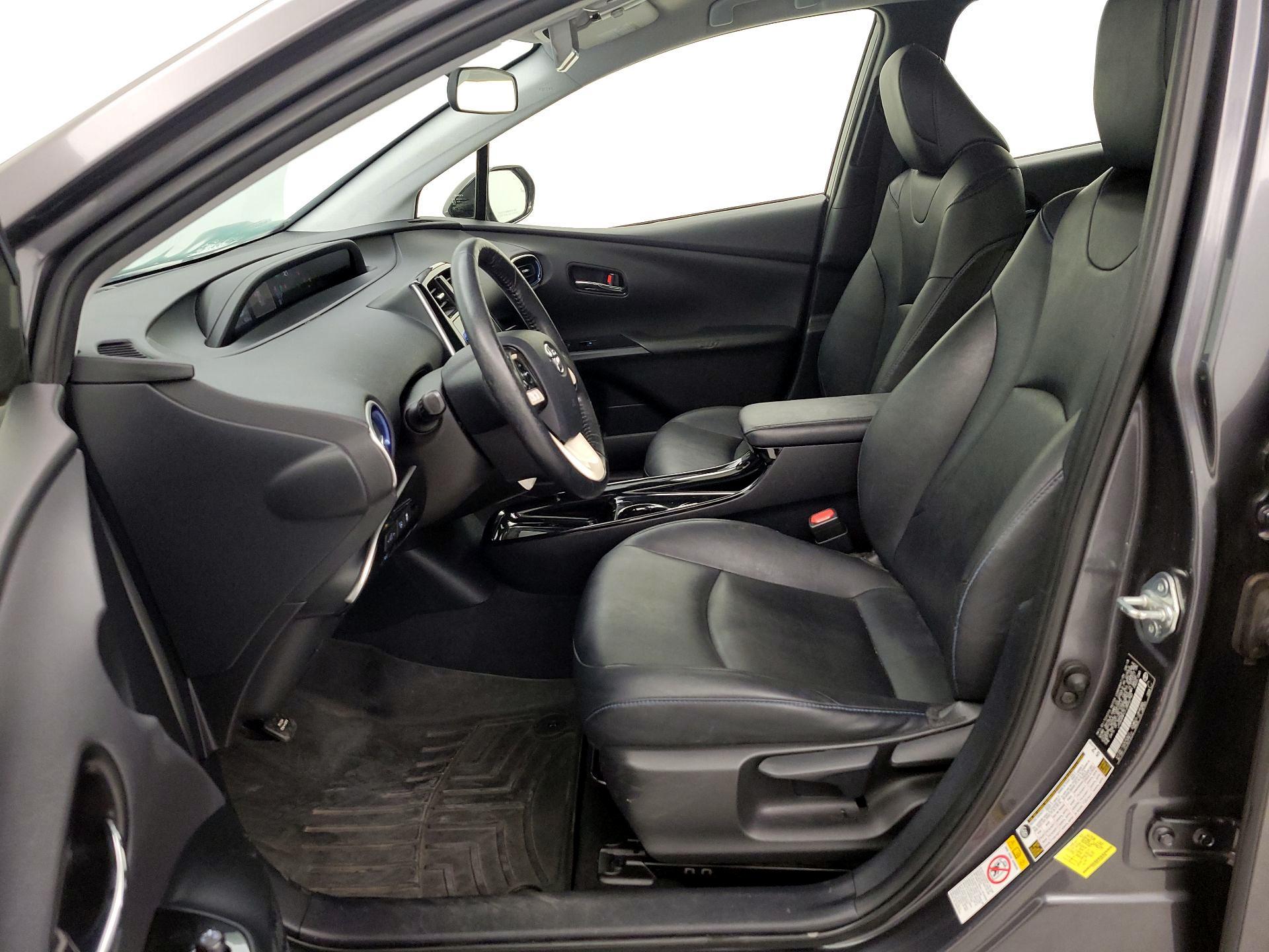 Thumbnail: 2018 Toyota Prius - 11