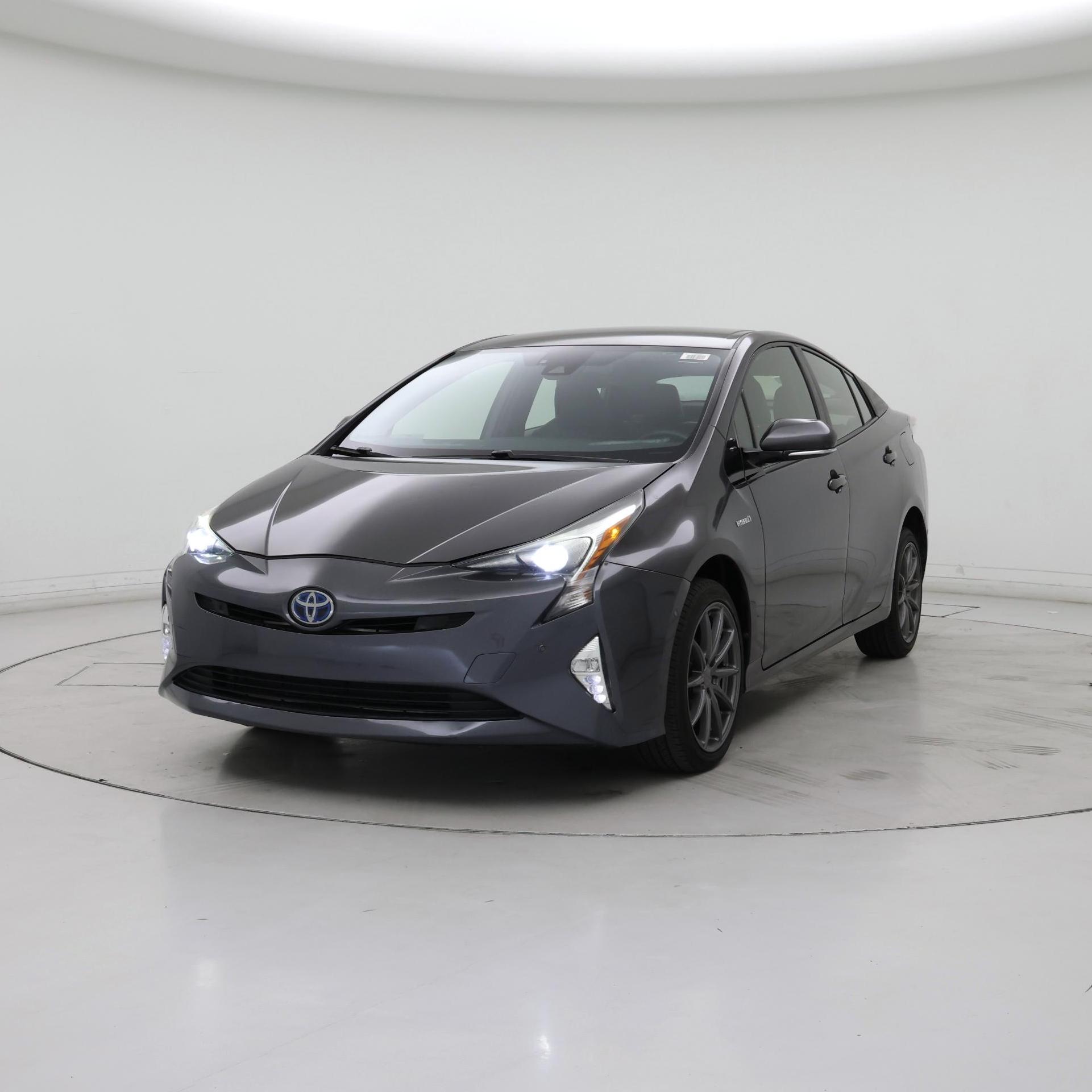 Thumbnail: 2018 Toyota Prius - 4
