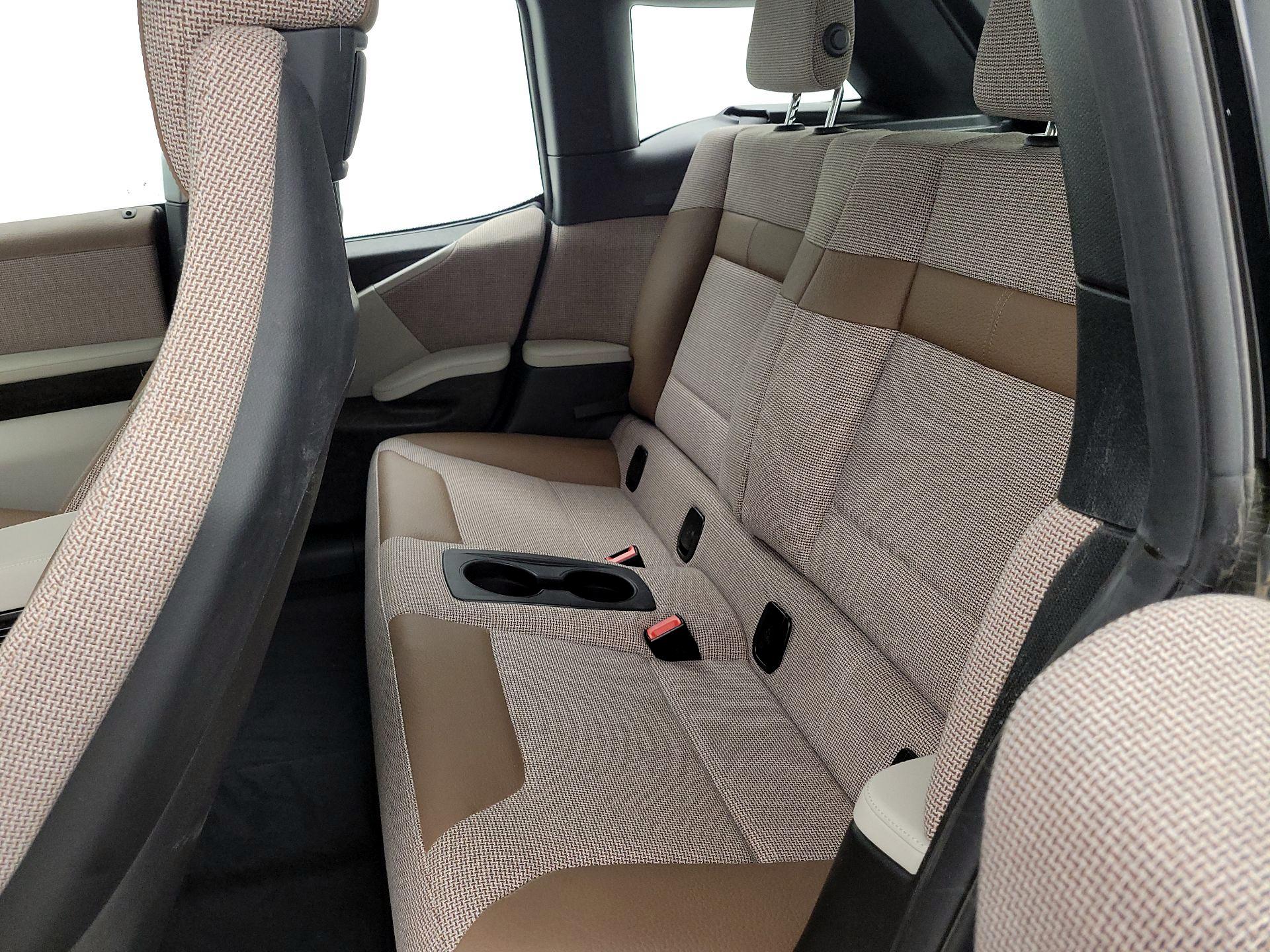 Thumbnail: 2019 BMW i3 - 19