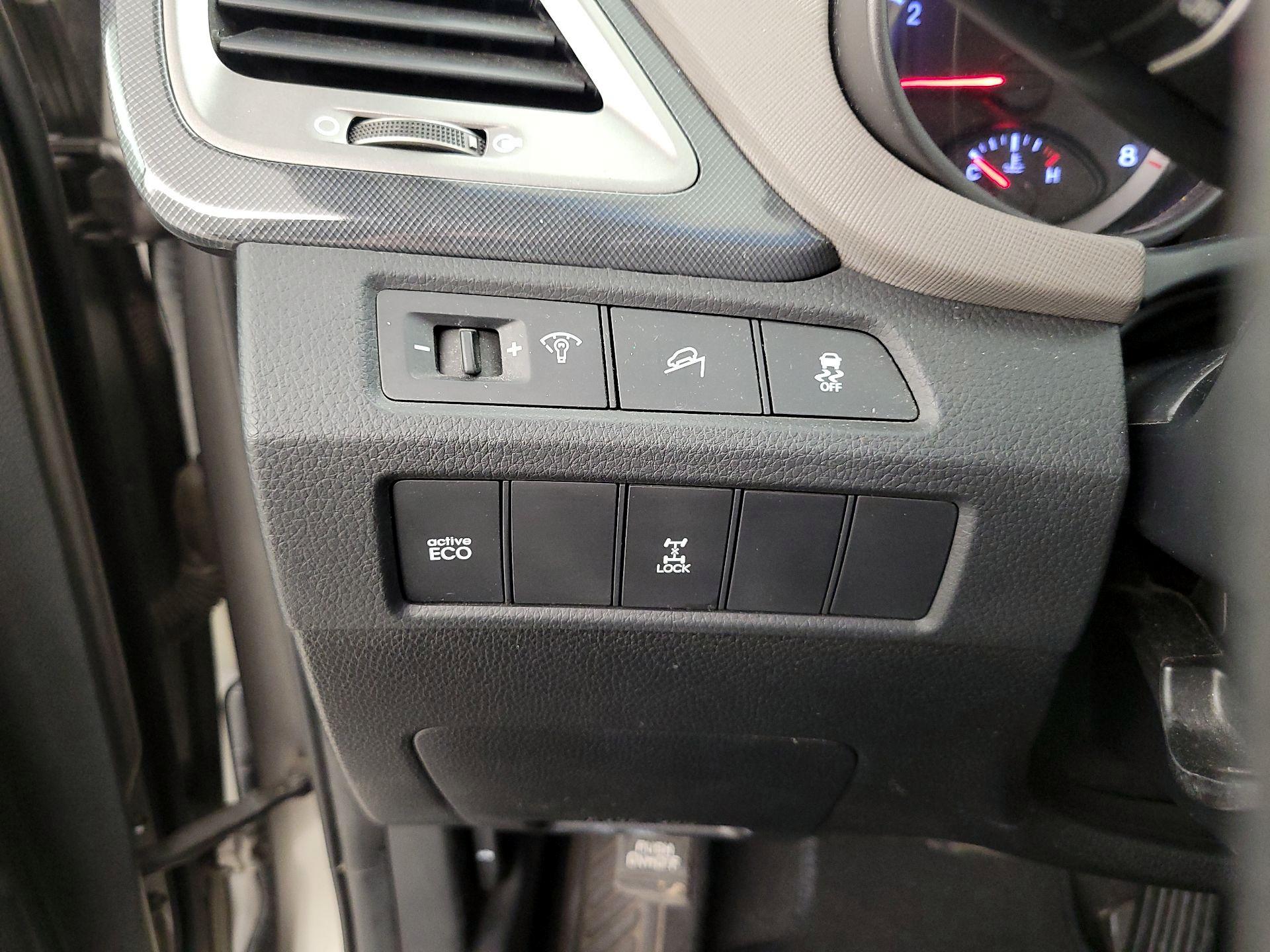 Thumbnail: 2016 Hyundai Santa Fe - 13