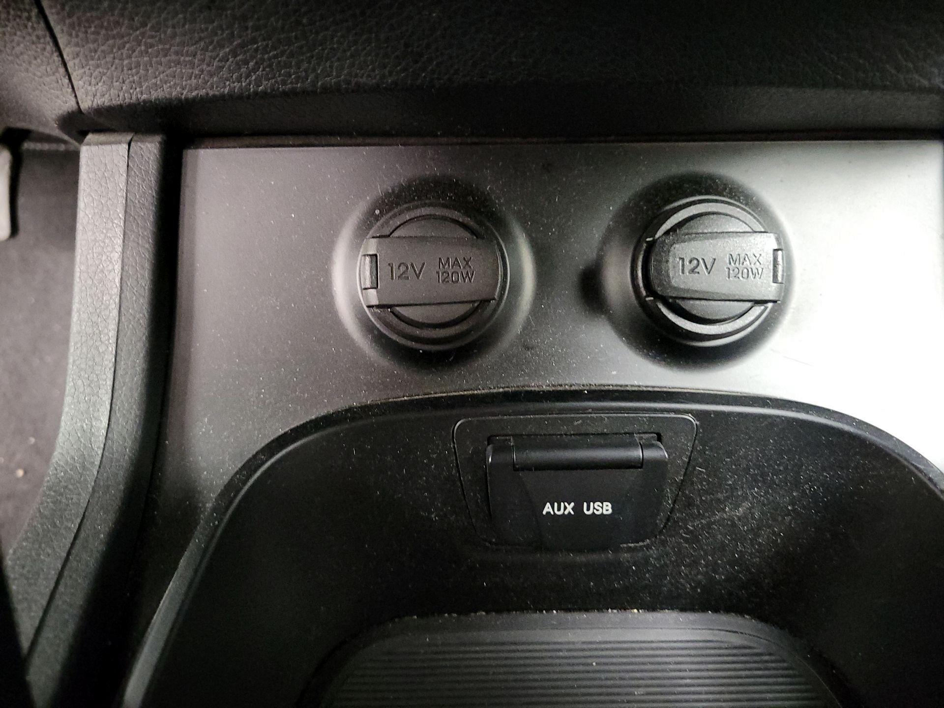 Thumbnail: 2016 Hyundai Santa Fe - 17