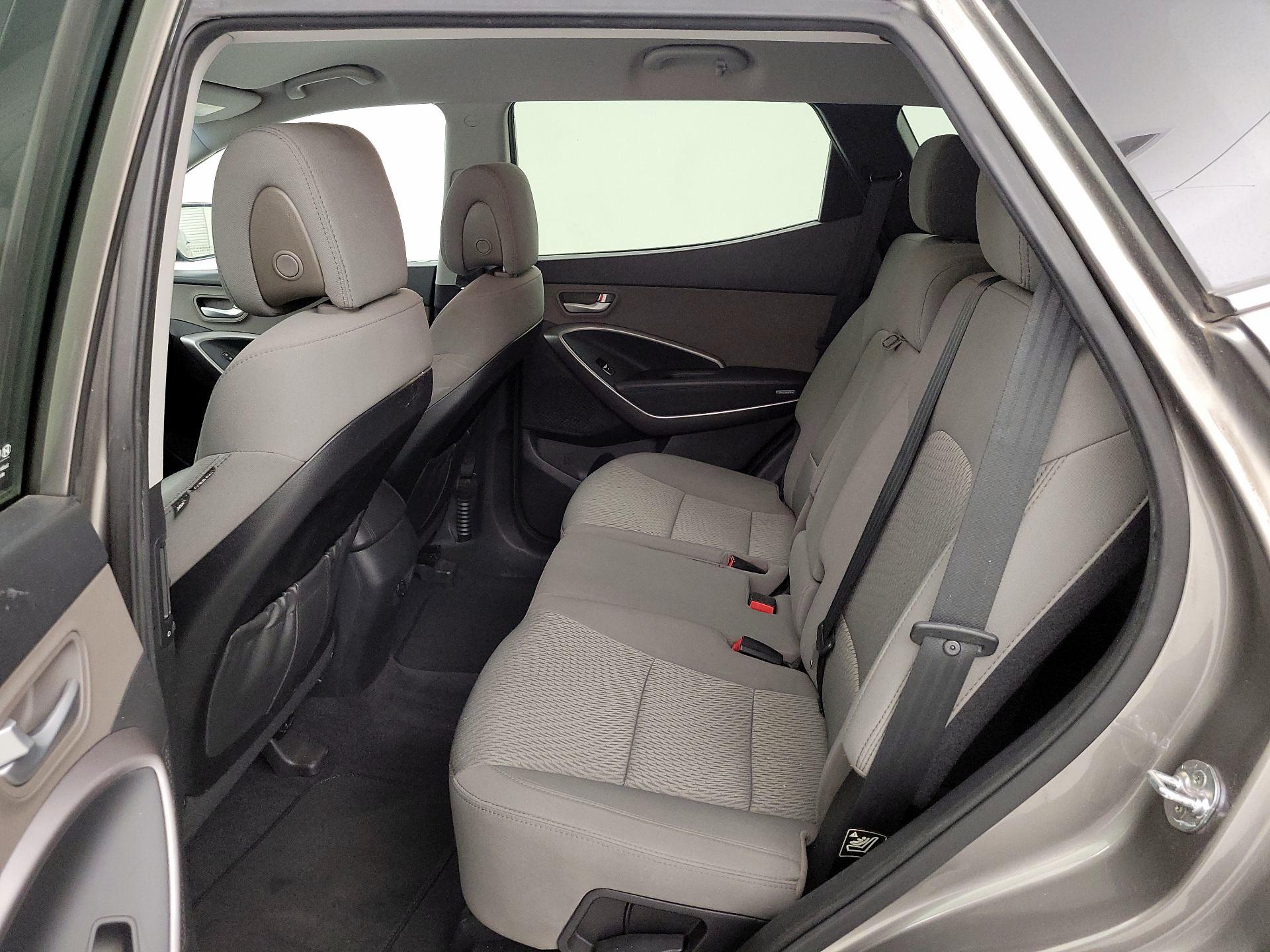 Thumbnail: 2016 Hyundai Santa Fe - 18