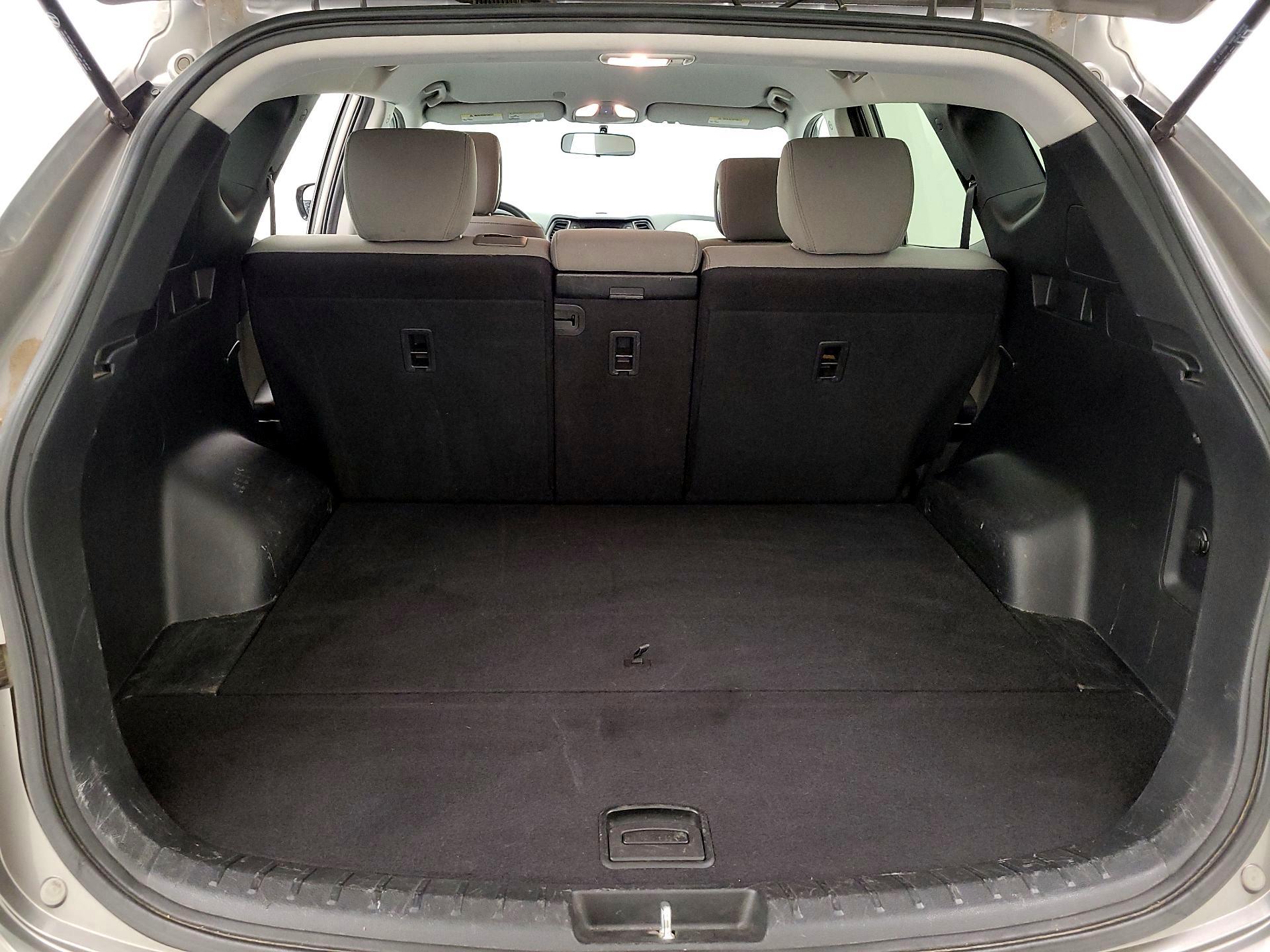 Thumbnail: 2016 Hyundai Santa Fe - 19