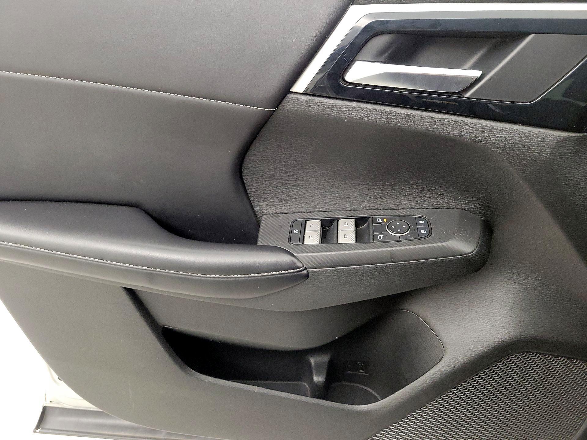 Thumbnail: 2022 Mitsubishi Outlander - 12