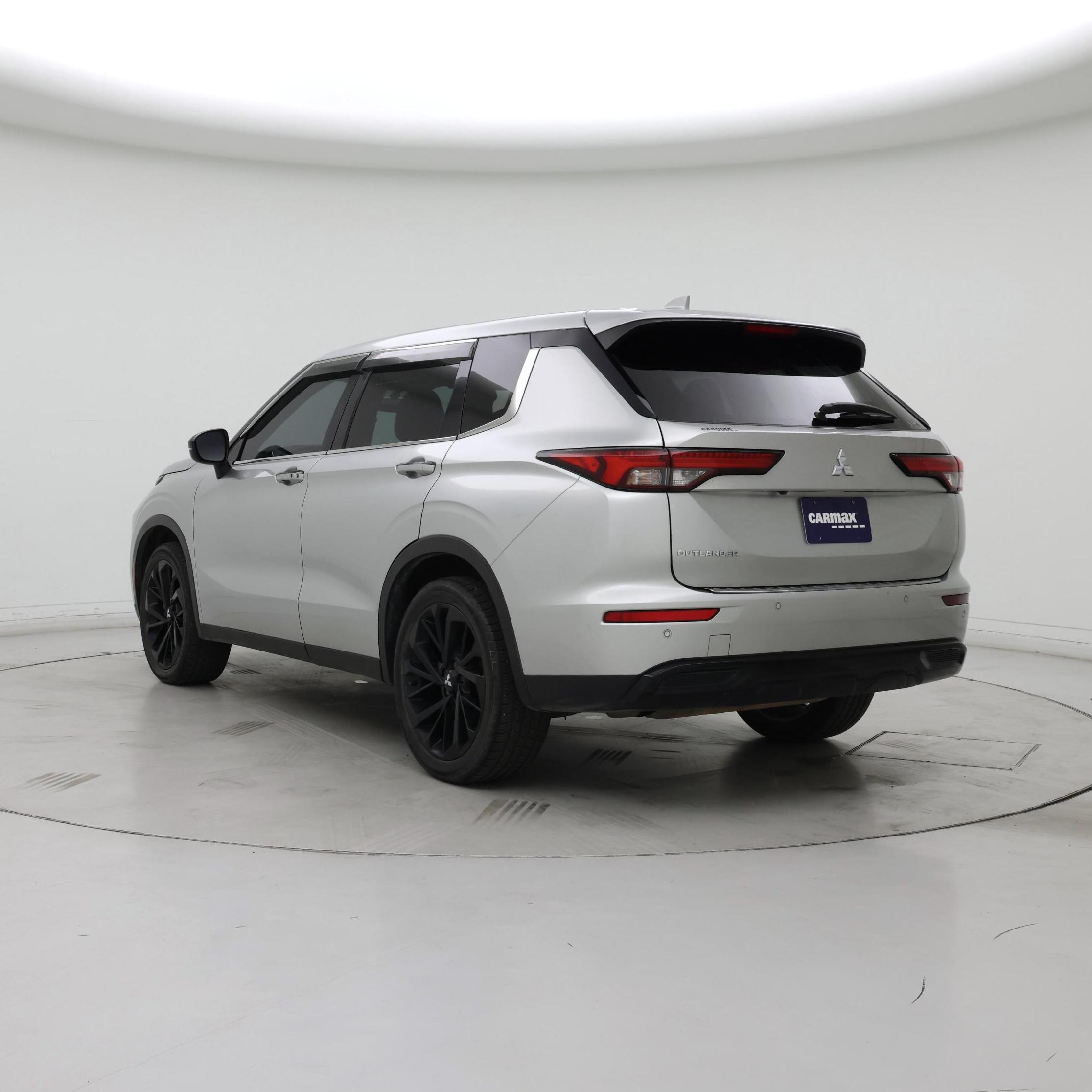 Thumbnail: 2022 Mitsubishi Outlander - 2