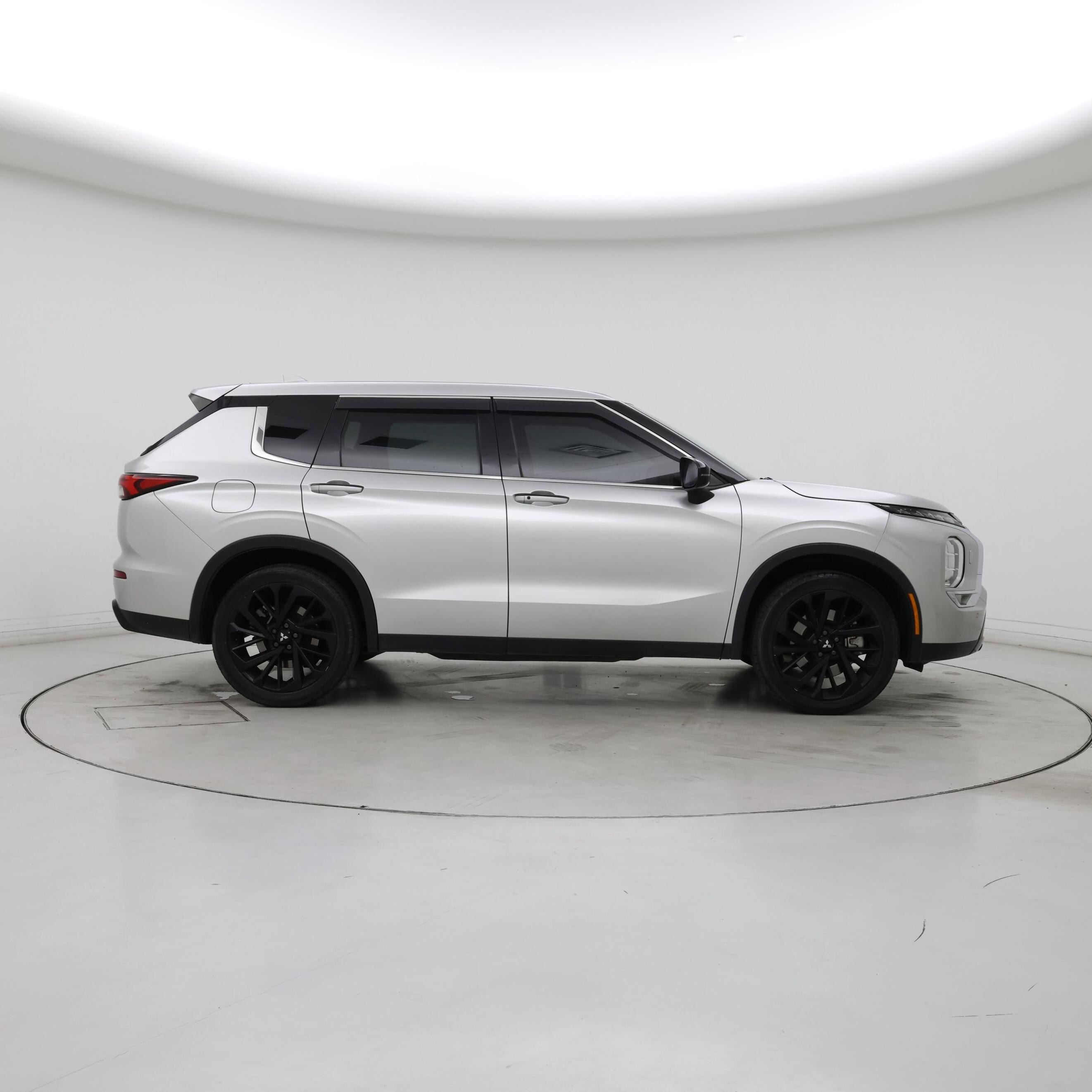 Thumbnail: 2022 Mitsubishi Outlander - 7