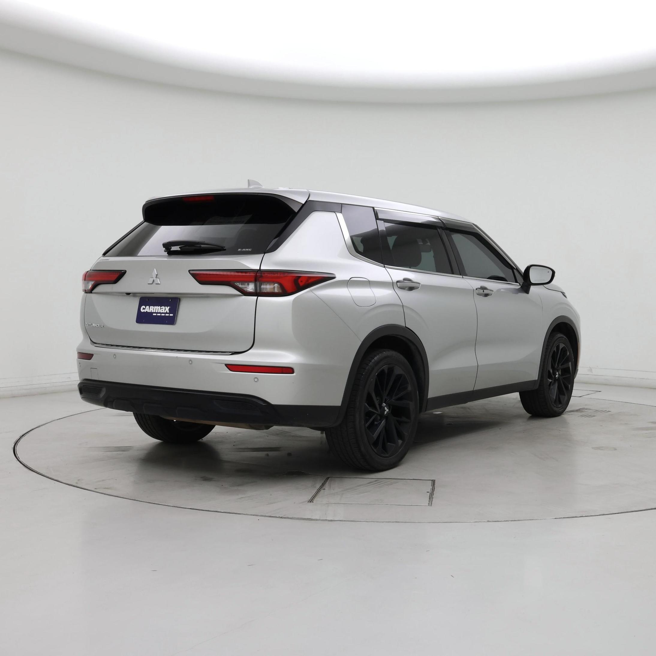 Thumbnail: 2022 Mitsubishi Outlander - 8