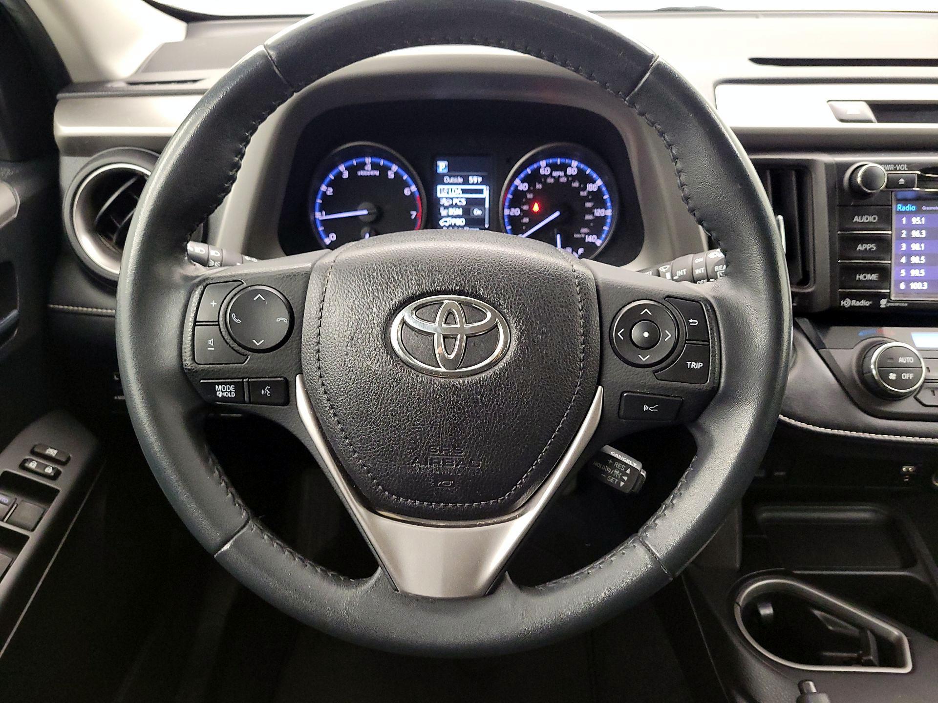 Thumbnail: 2017 Toyota RAV4 - 10