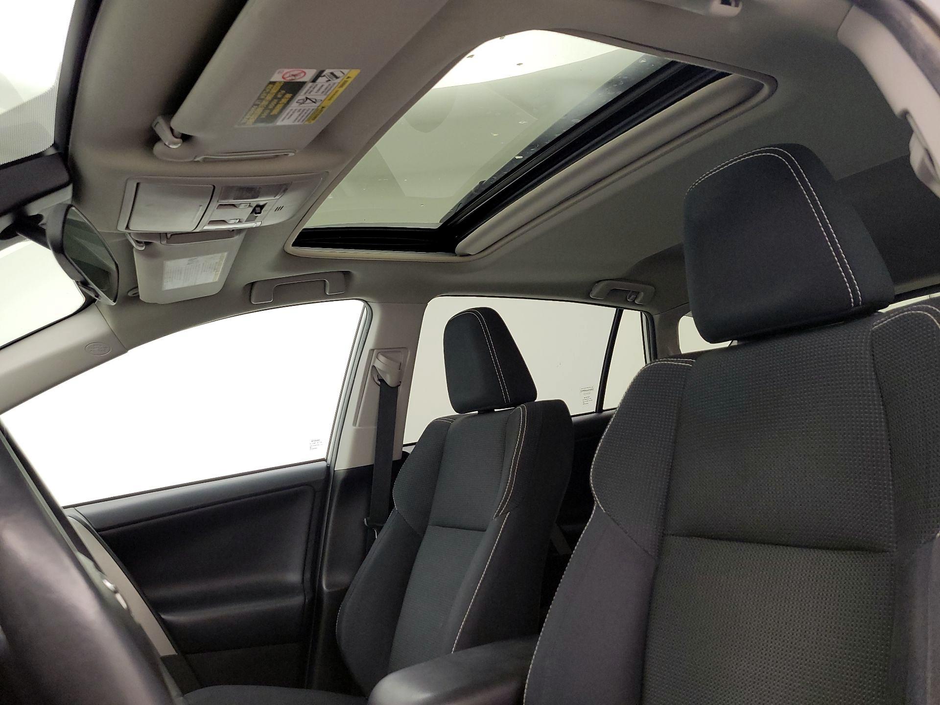 Thumbnail: 2017 Toyota RAV4 - 19