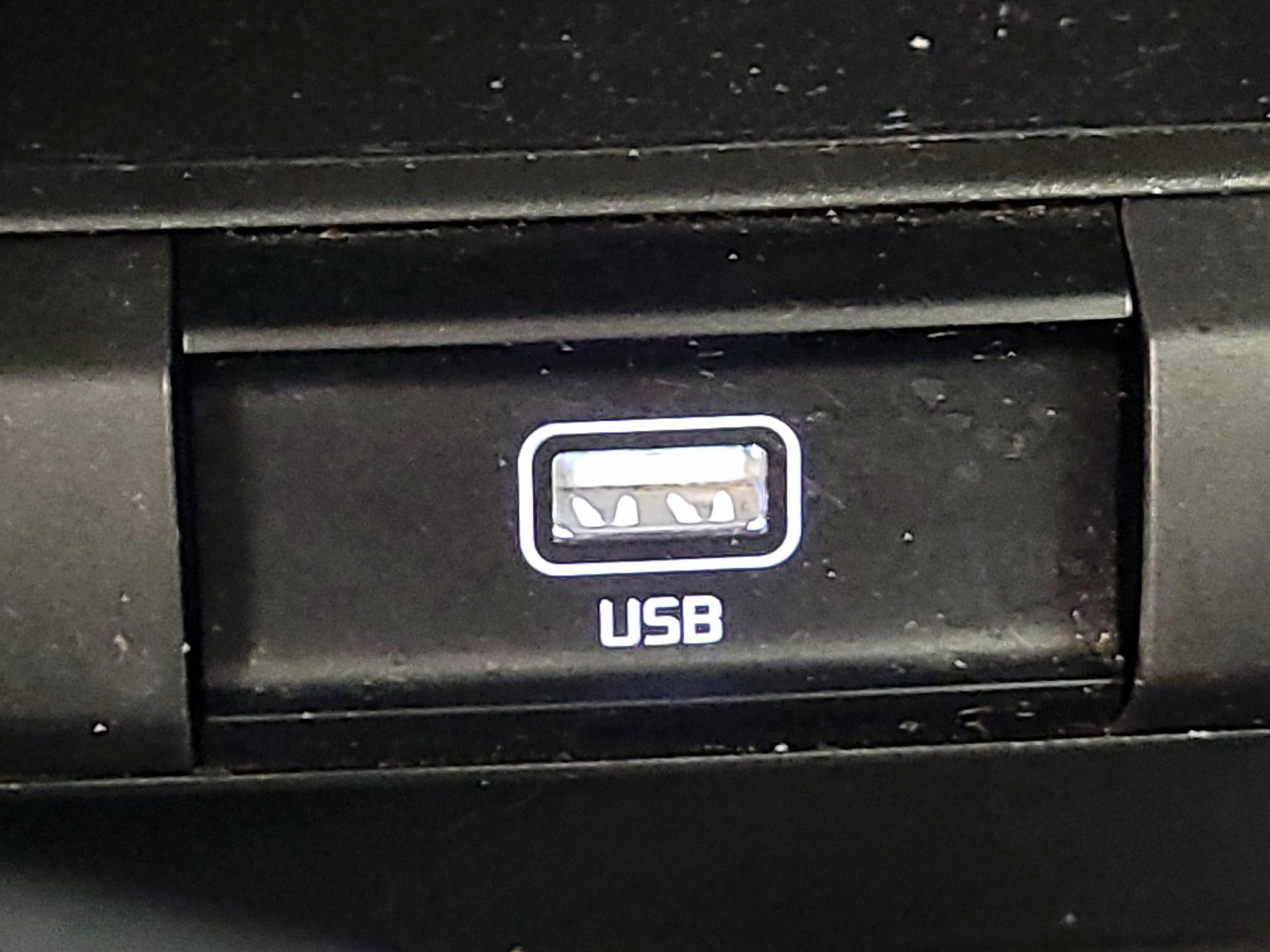 Thumbnail: 2020 Kia Telluride - 18