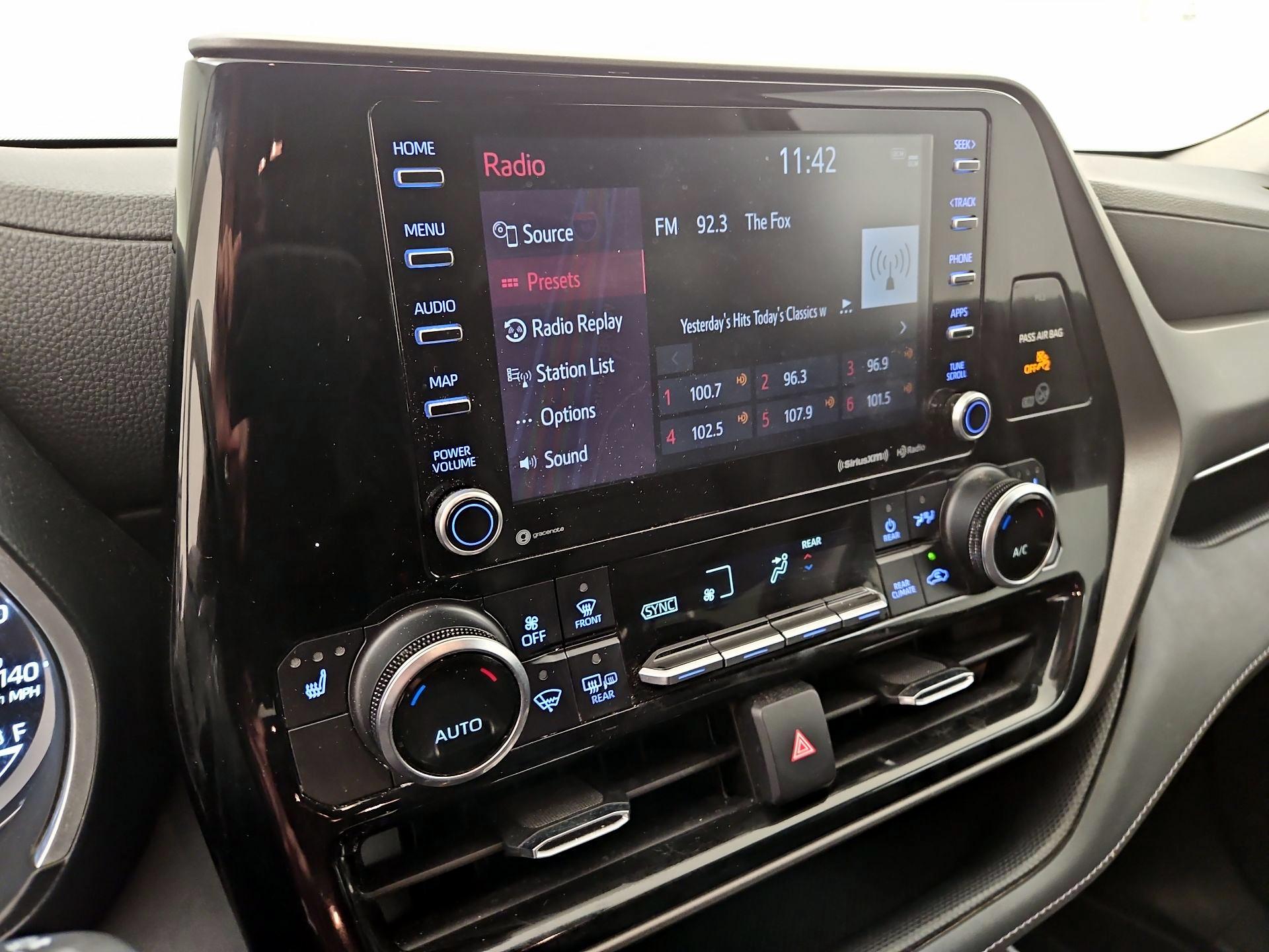 Thumbnail: 2021 Toyota Highlander - 16