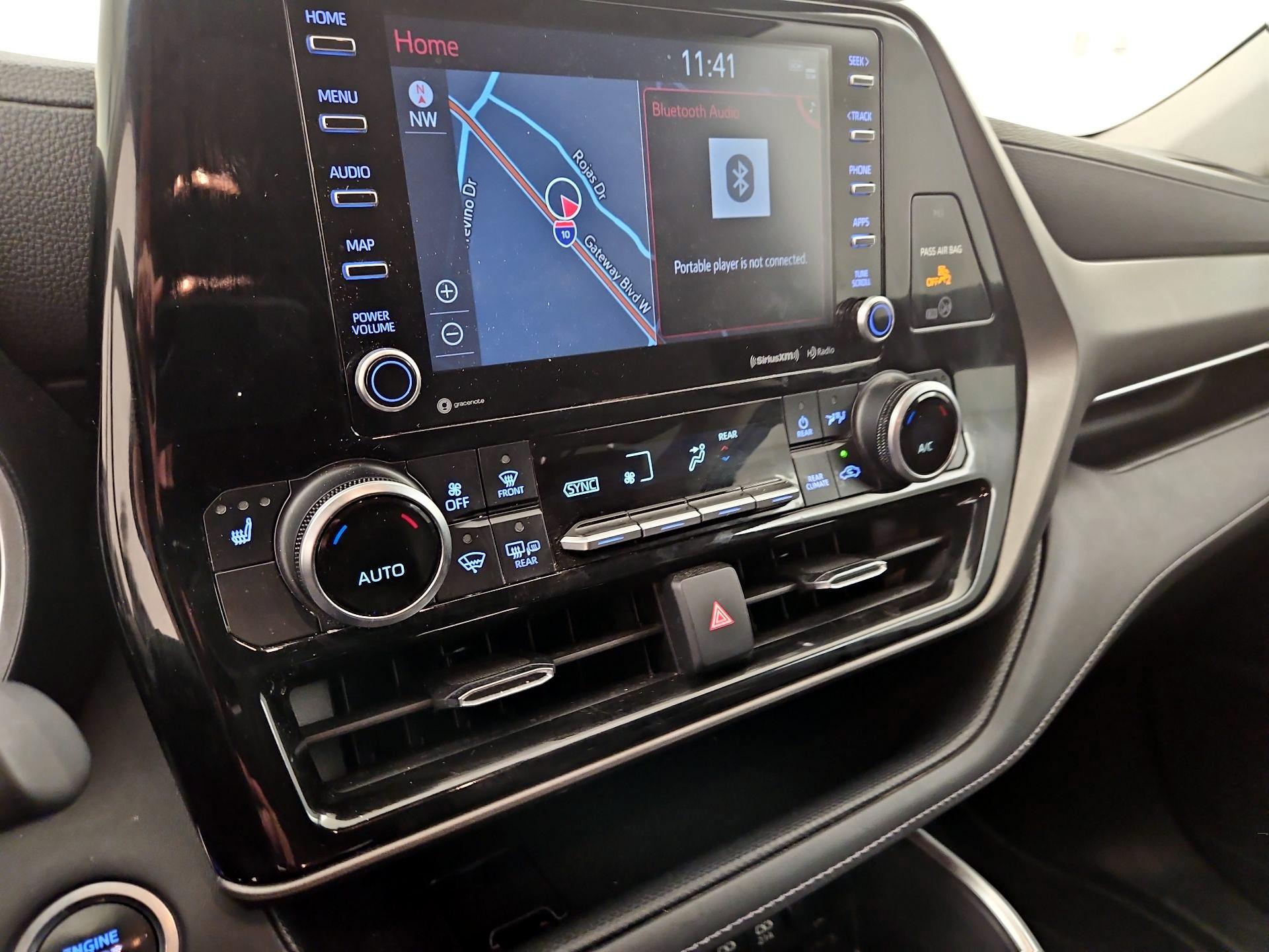 Thumbnail: 2021 Toyota Highlander - 17