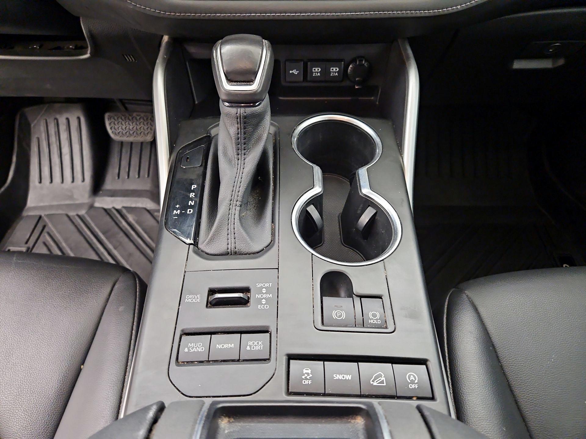 Thumbnail: 2021 Toyota Highlander - 18