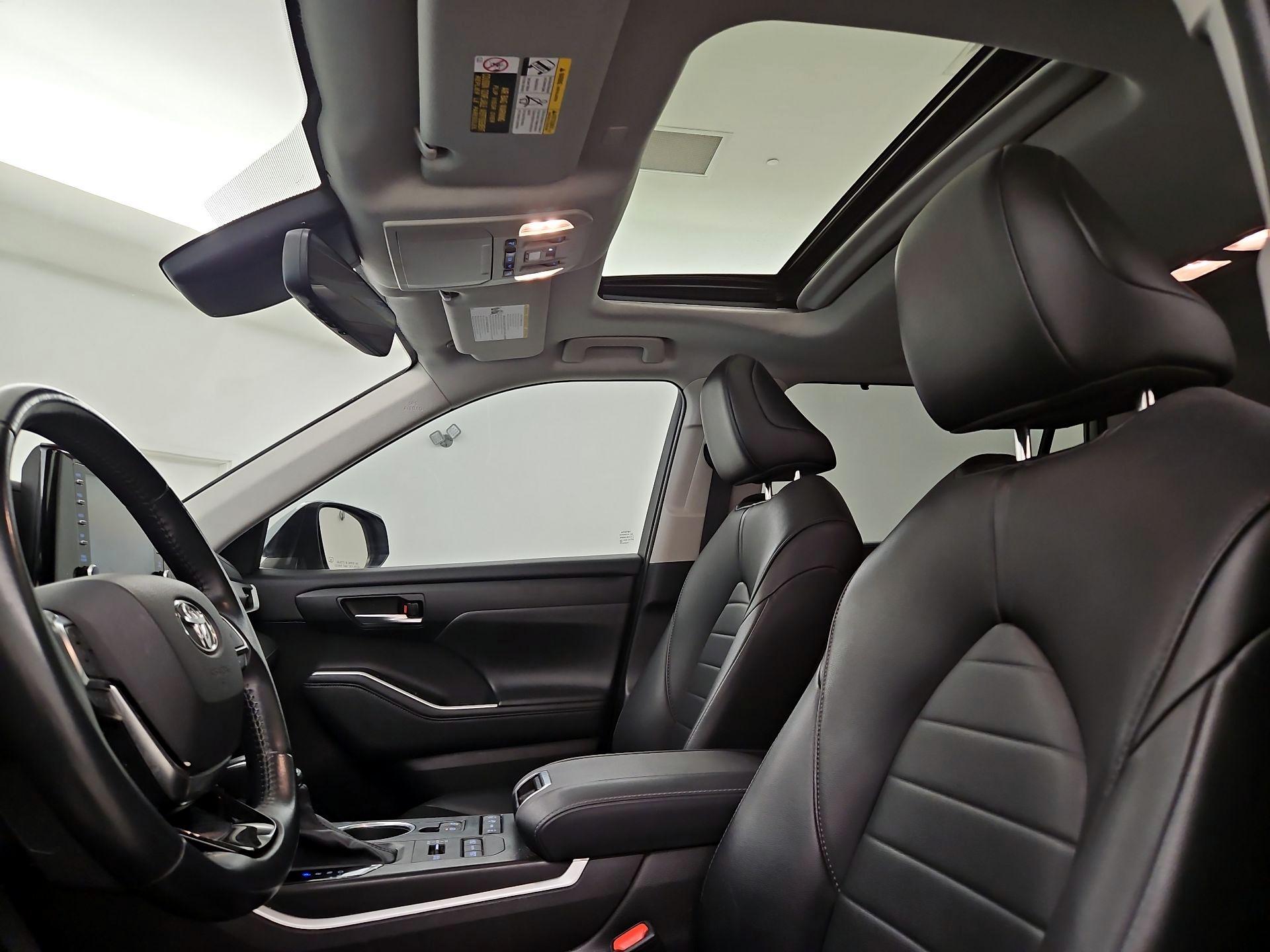 Thumbnail: 2021 Toyota Highlander - 20