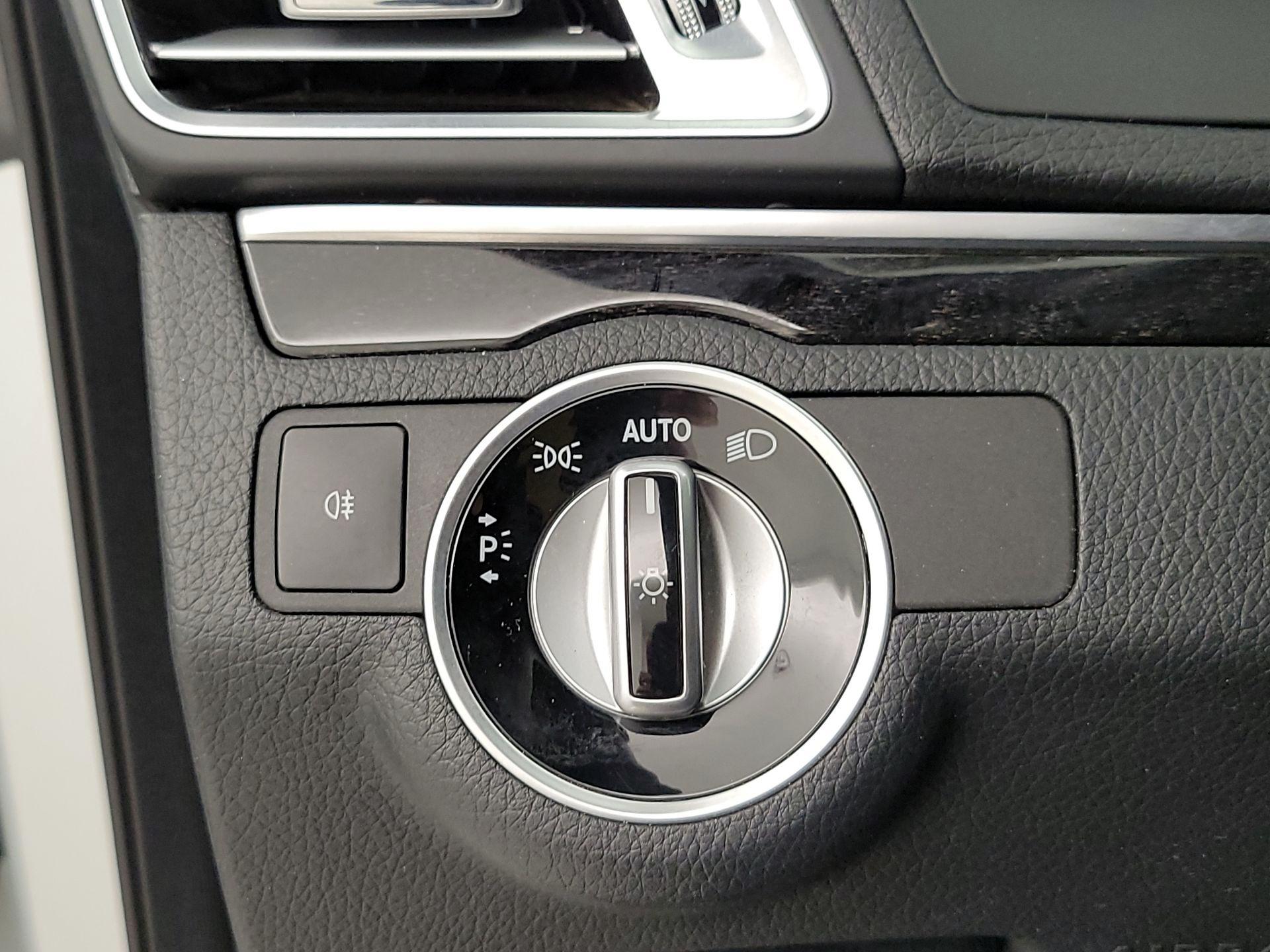 Thumbnail: 2016 Mercedes-Benz E-Class - 13