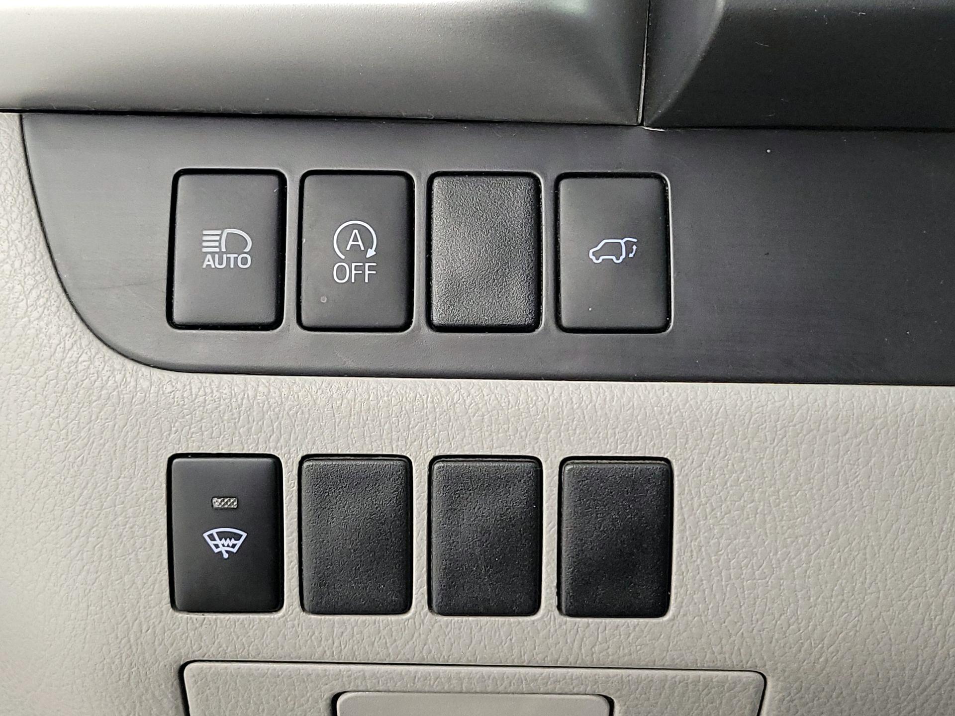 Thumbnail: 2018 Toyota Highlander - 13